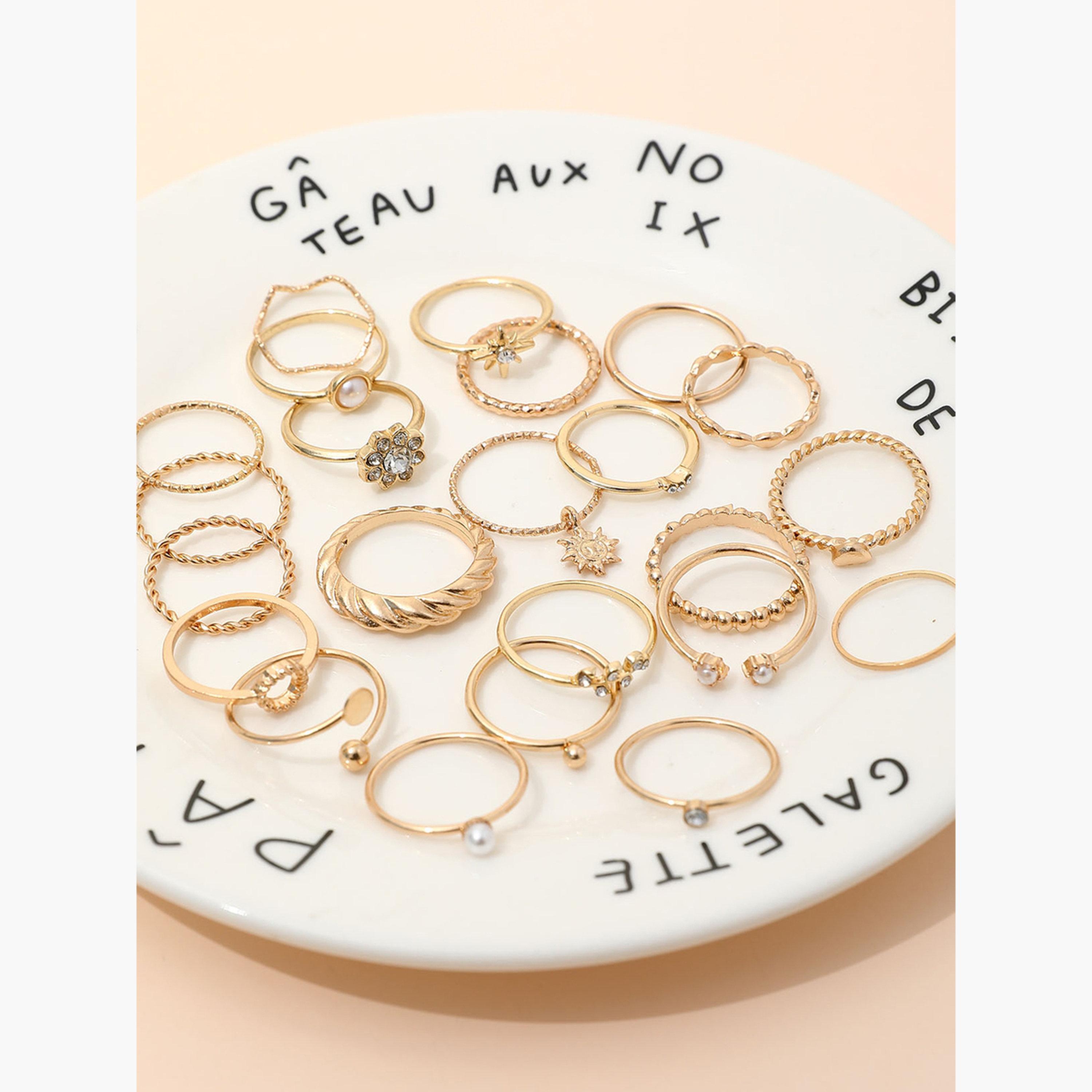 تيك تو - مجموعة من 23 خاتمًا ذهبيًا كاجوال-women-watchesandjewellery-jewellery-rings-image-4