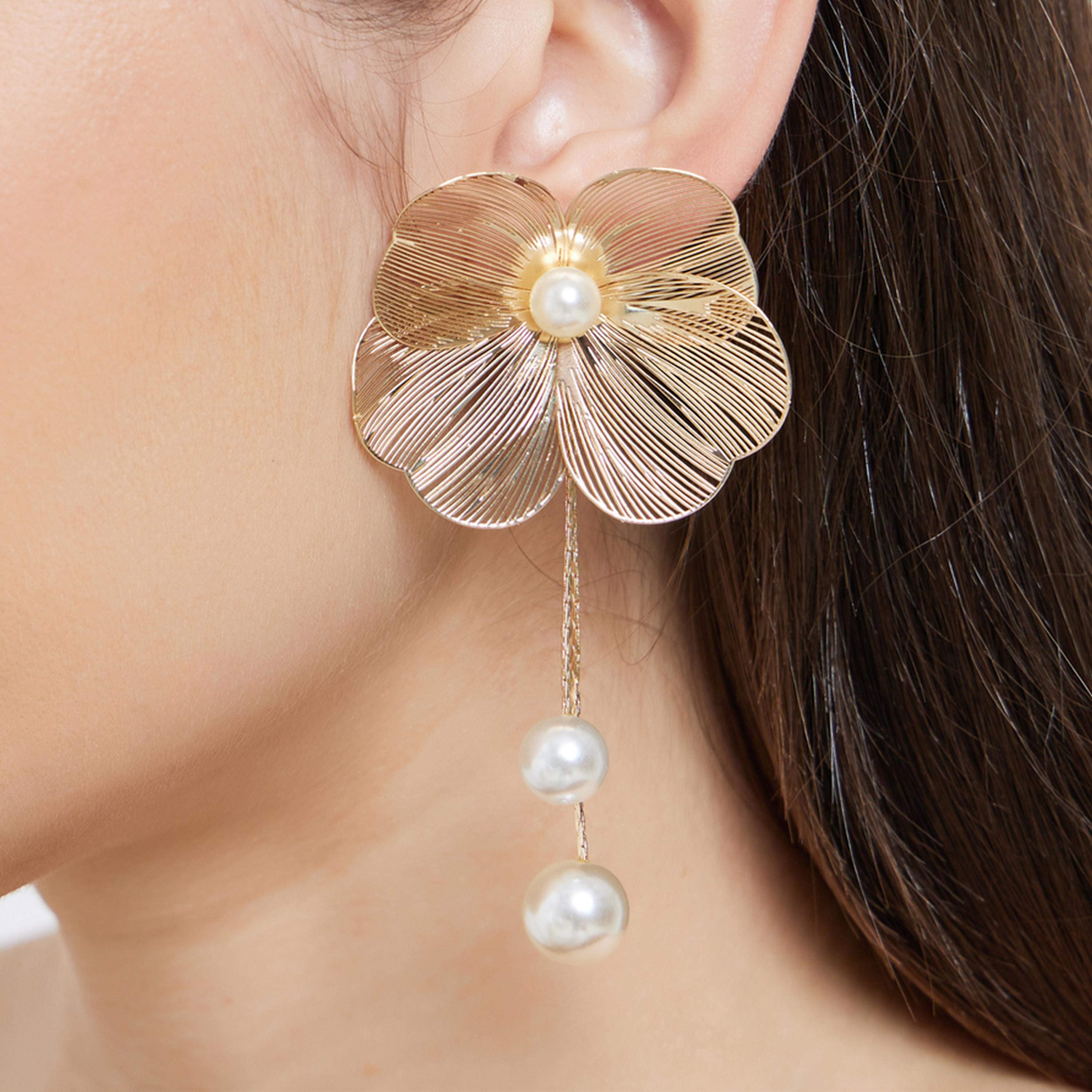 ستايلي - أقراط متدلية من اللؤلؤ الصناعي المزهر-women-watchesandjewellery-jewellery-earrings-image-2
