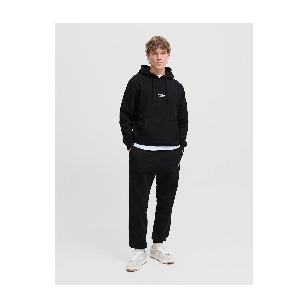 جوغر بطبعة شعار الماركة وقصة مريحة-men-clothing-bottoms-joggers-image-2