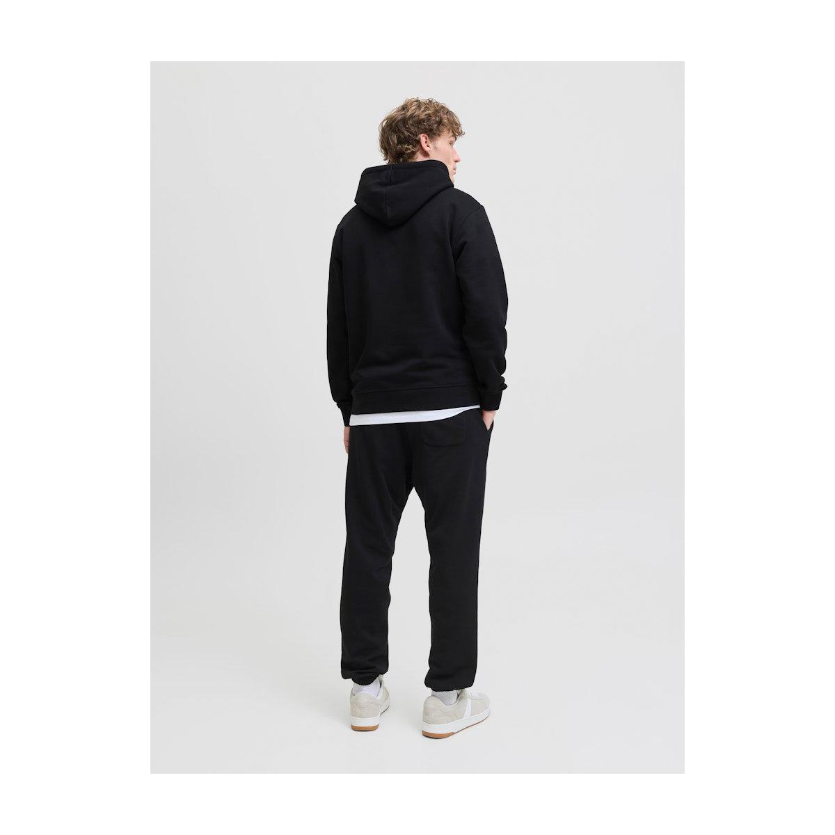 جوغر بطبعة شعار الماركة وقصة مريحة-men-clothing-bottoms-joggers-image-4