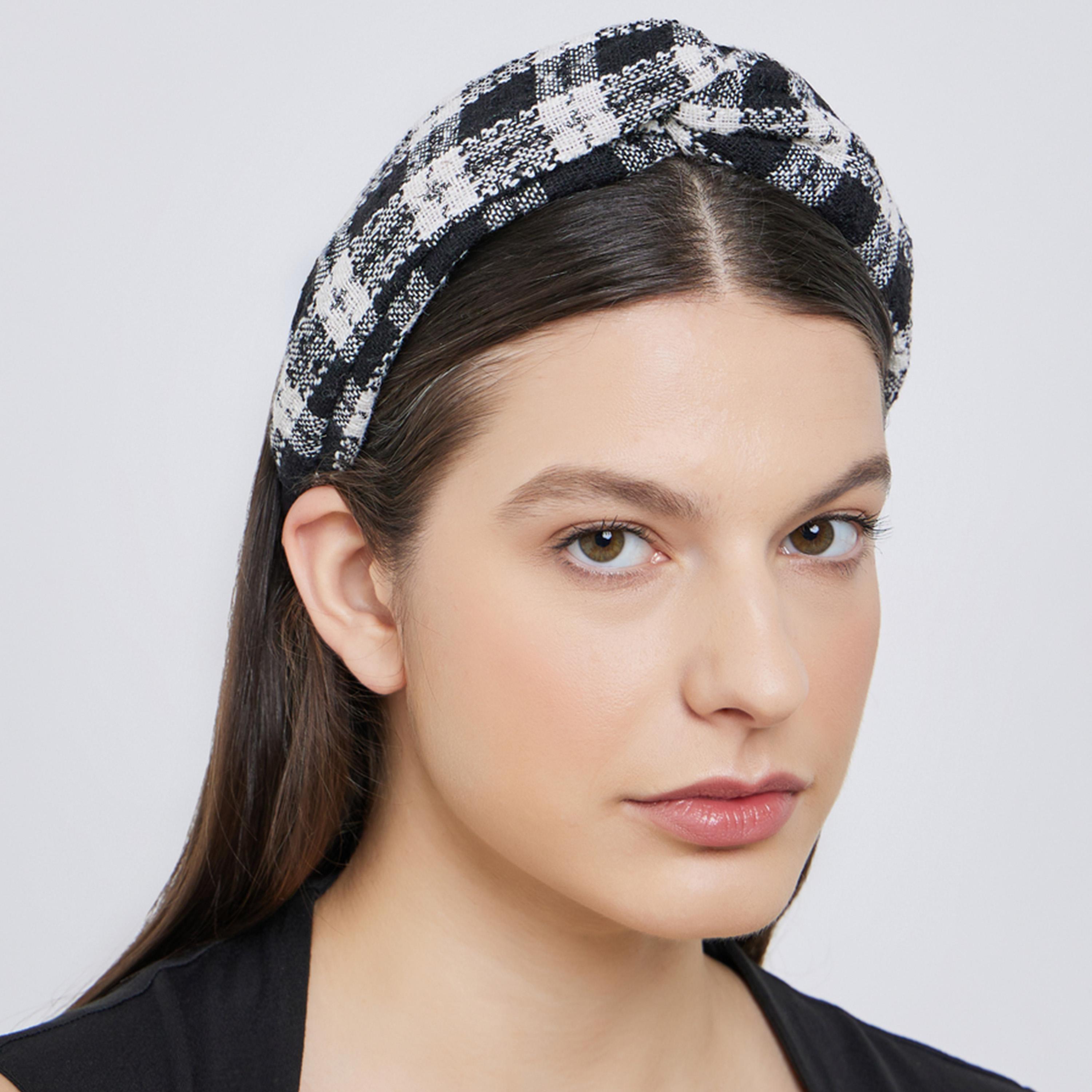 ستايلي - بندانة رأس بتفاصيل عقدة منقوشة-women-hairaccessories-bands-image-2