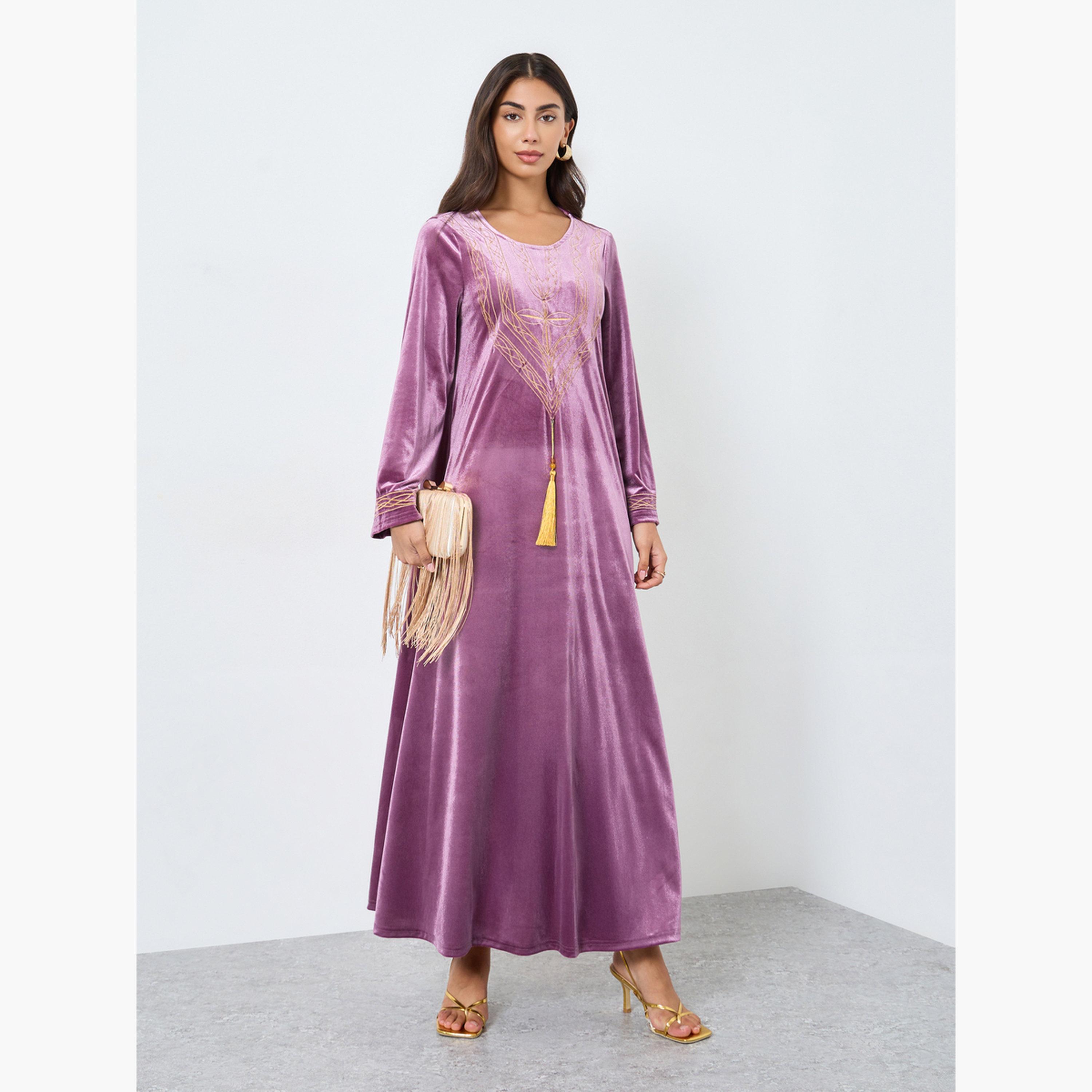 ستايلي - جلابية مطرزة بمظهر مخملي مع تفاصيل شرابة-women-arabicclothing-jalabiyas-image-1