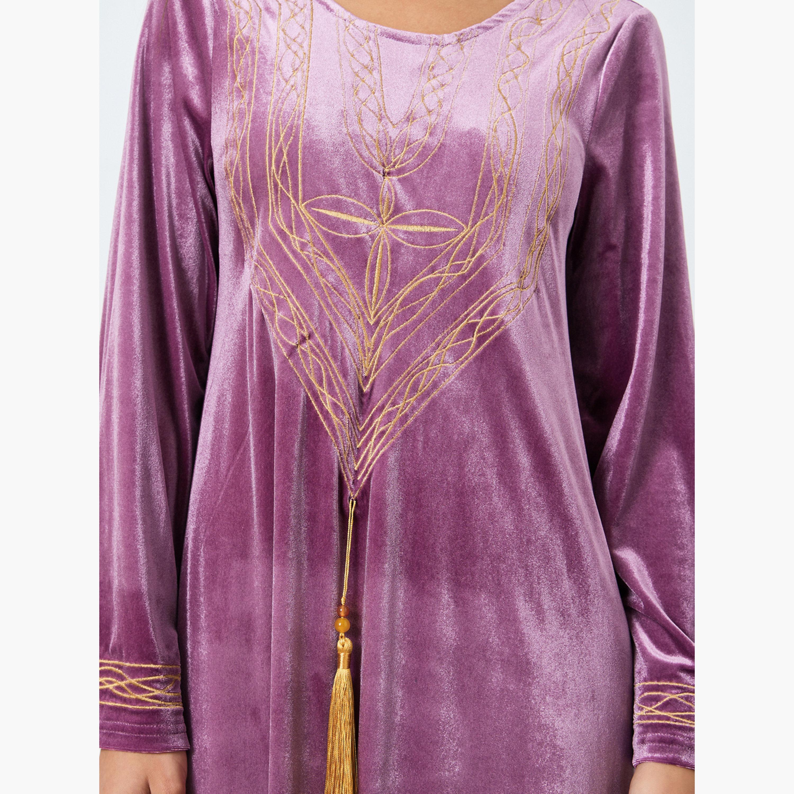 ستايلي - جلابية مطرزة بمظهر مخملي مع تفاصيل شرابة-women-arabicclothing-jalabiyas-image-4