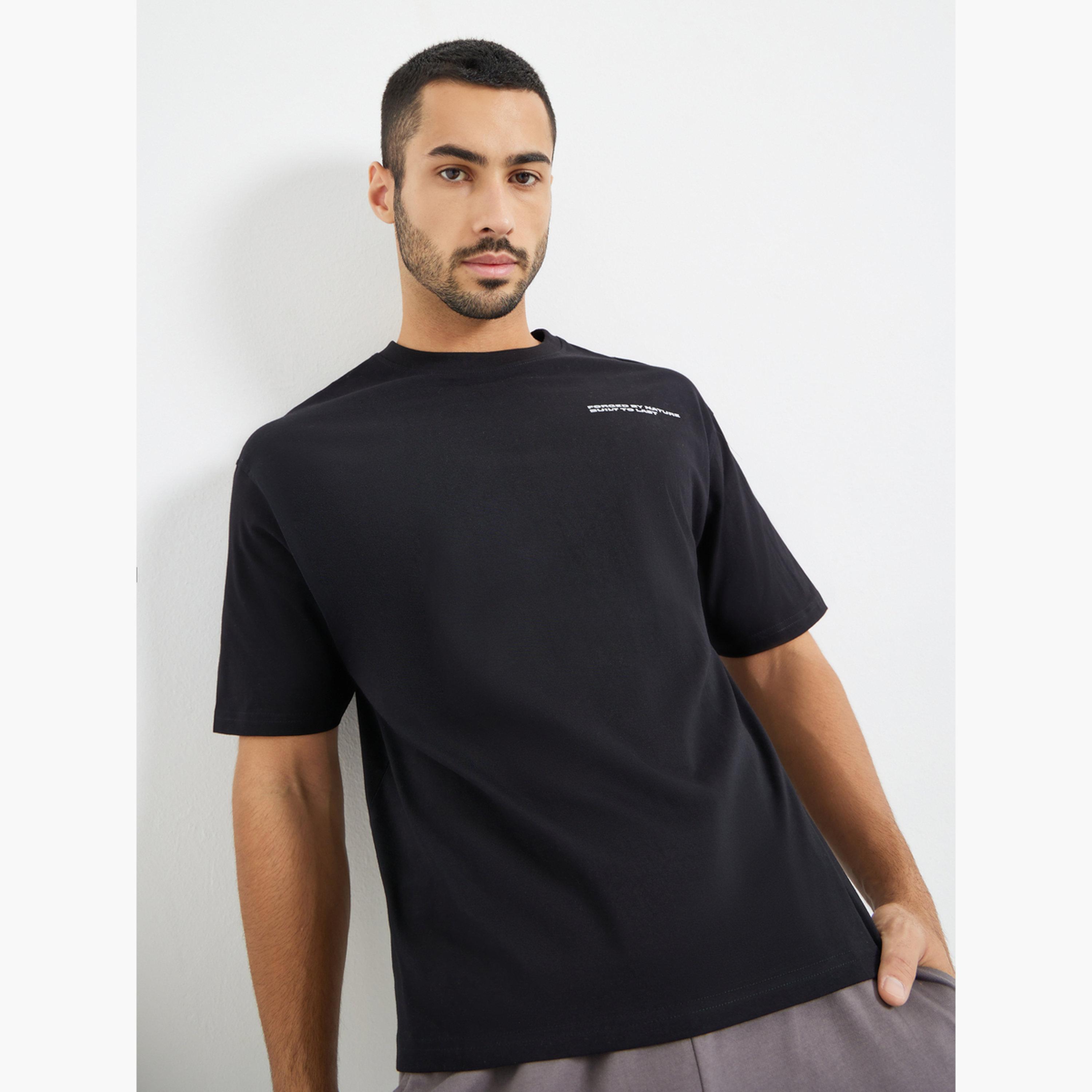 تيشيرت بطبعة جرافيك وقصة واسعة للرجال-men-clothing-tshirtsandpolos-tshirts-image-1