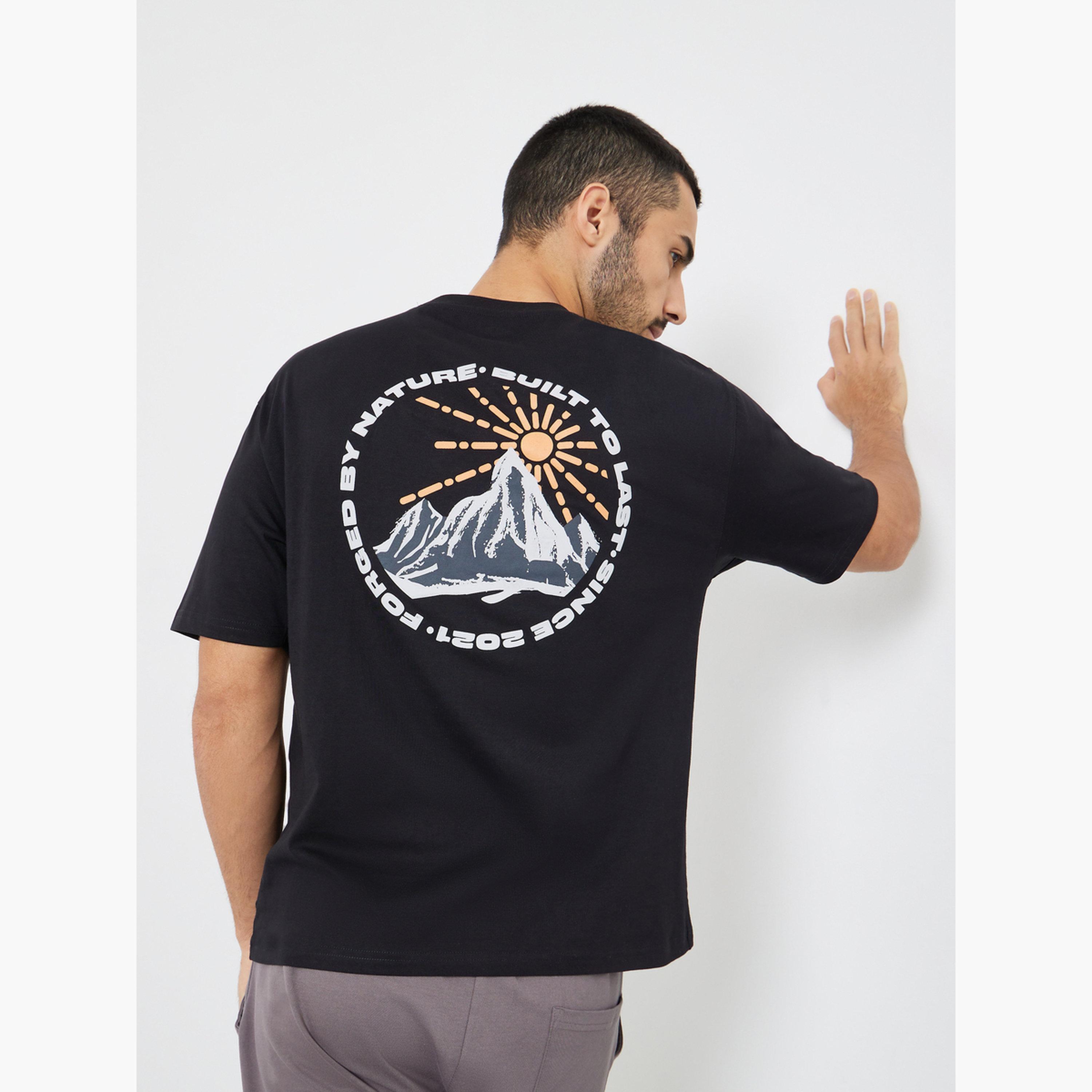 تيشيرت بطبعة جرافيك وقصة واسعة للرجال-men-clothing-tshirtsandpolos-tshirts-image-3