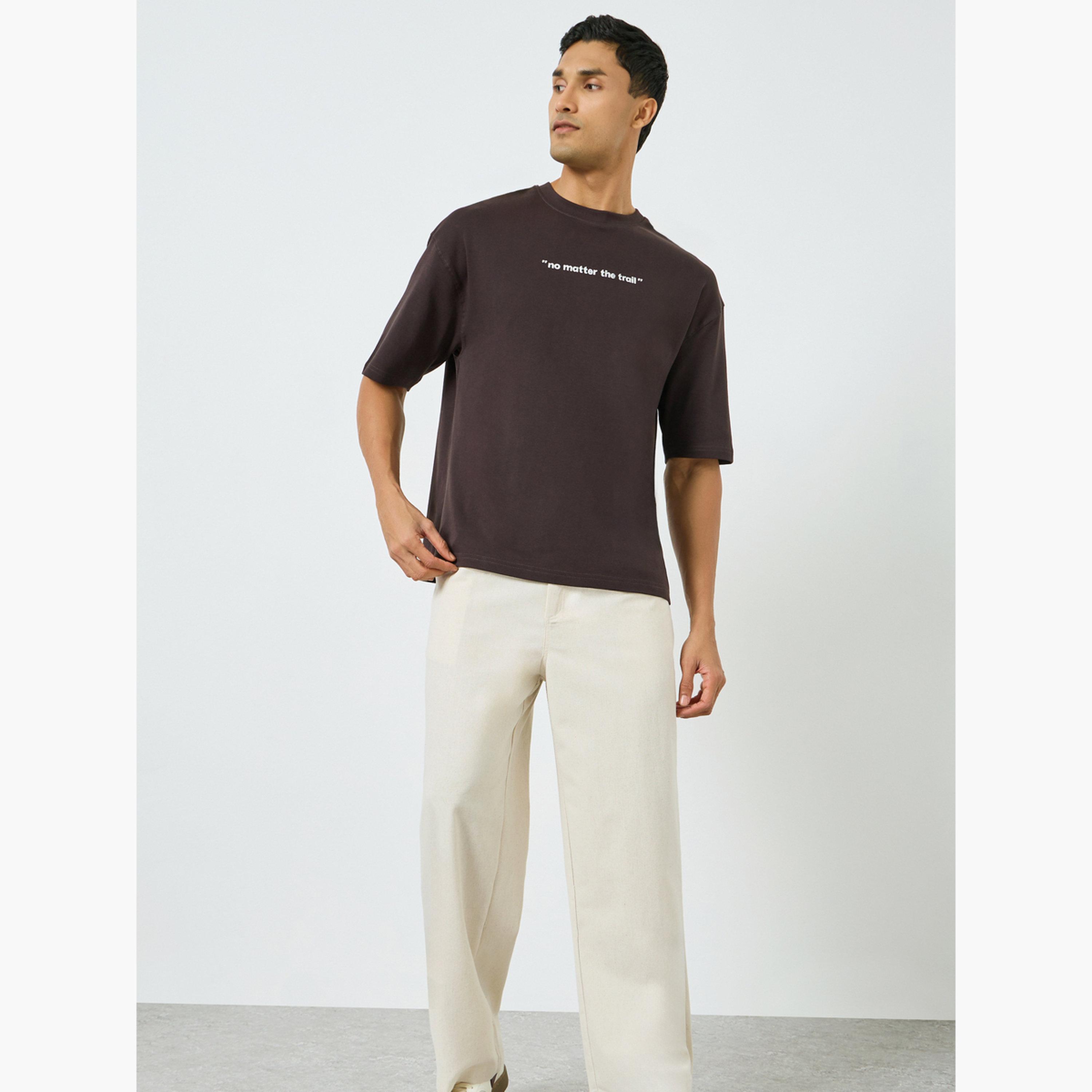 تيشيرت واسع بطبعة شعار على الظهر-men-clothing-tshirtsandpolos-tshirts-image-2