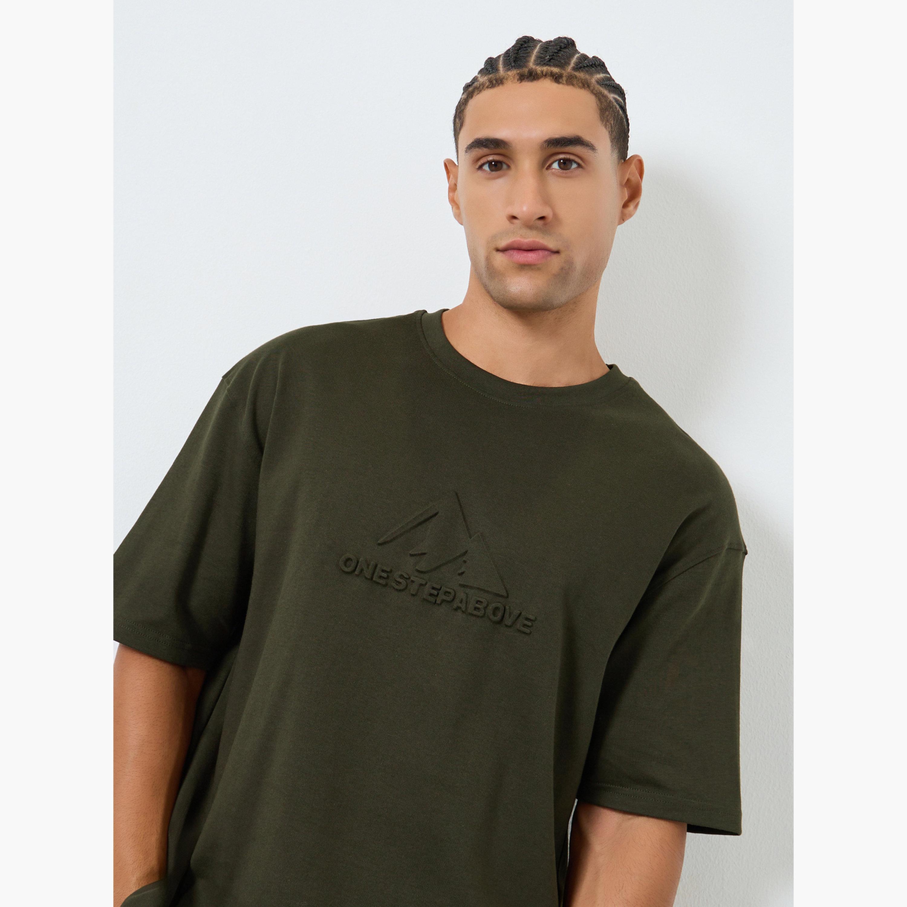 ستايلي - تي شيرت رجالي مقاس واسع منقوش باللون الزيتوني-men-clothing-tshirtsandpolos-tshirts-image-3