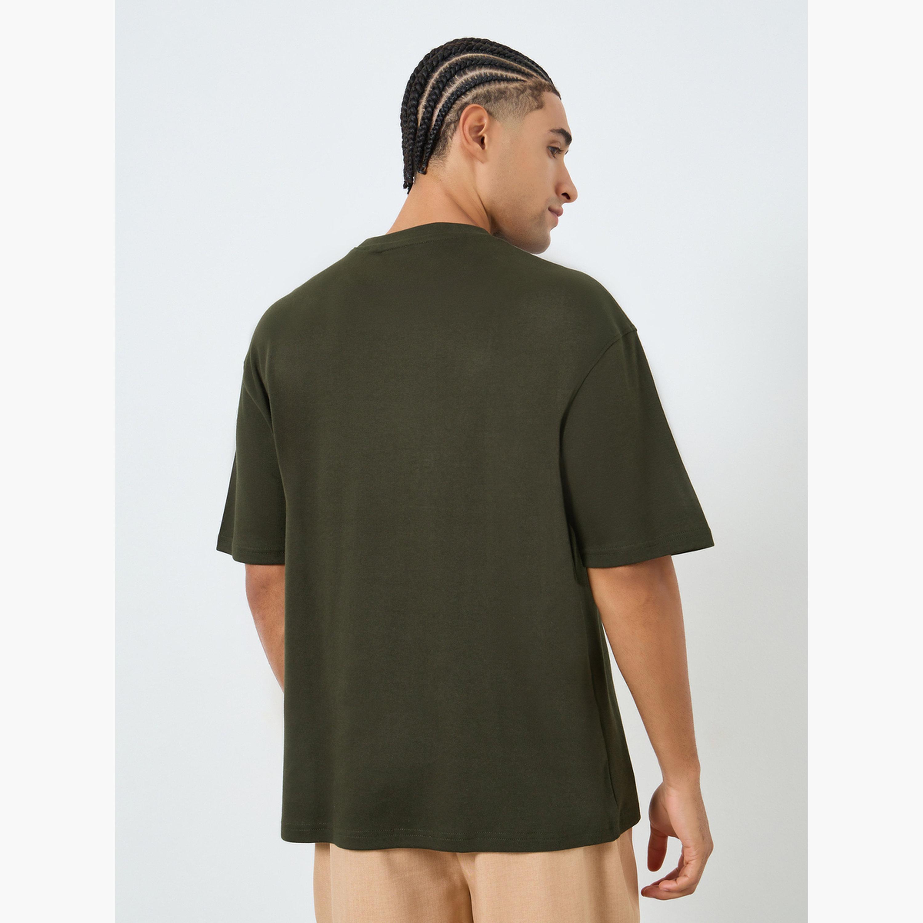 ستايلي - تي شيرت رجالي مقاس واسع منقوش باللون الزيتوني-men-clothing-tshirtsandpolos-tshirts-image-5