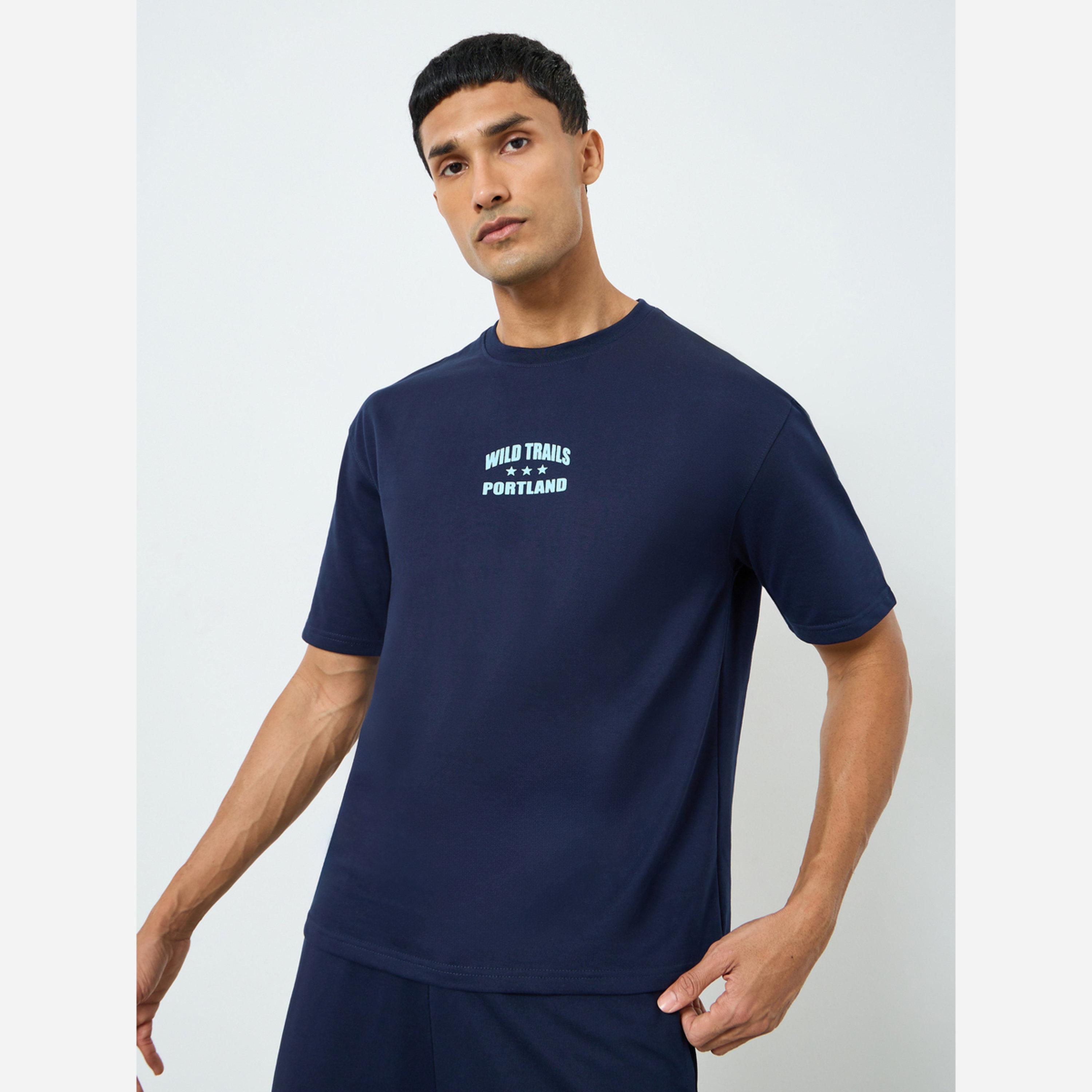 ستايلي - طقم تيشيرت وشورت رجالي مقاس واسع طبعة بسيطة-men-clothing-coordsets-image-2