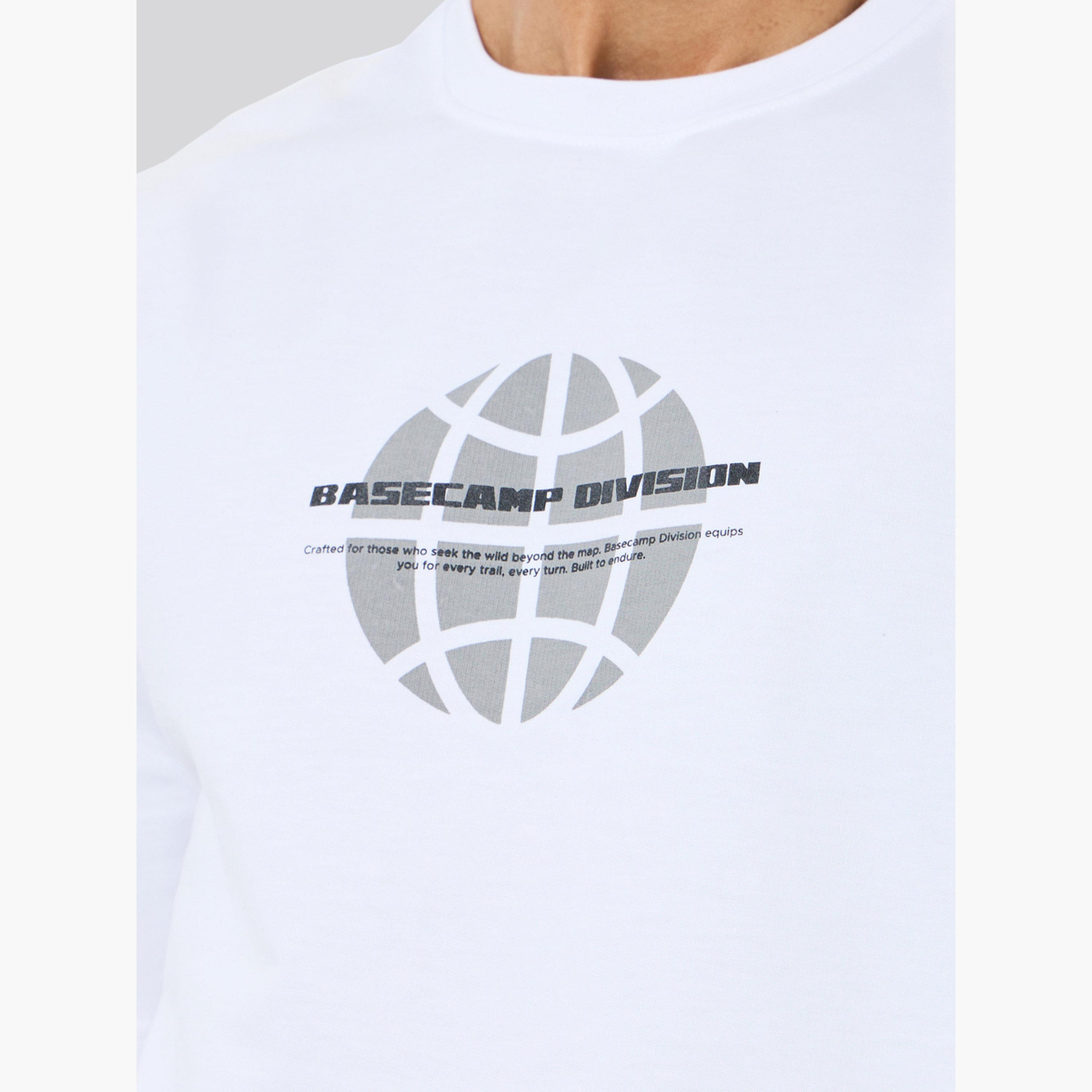 طقم منسق من تيشيرت وشورت بطبعة جرافيك للرجال-men-clothing-coordsets-image-4