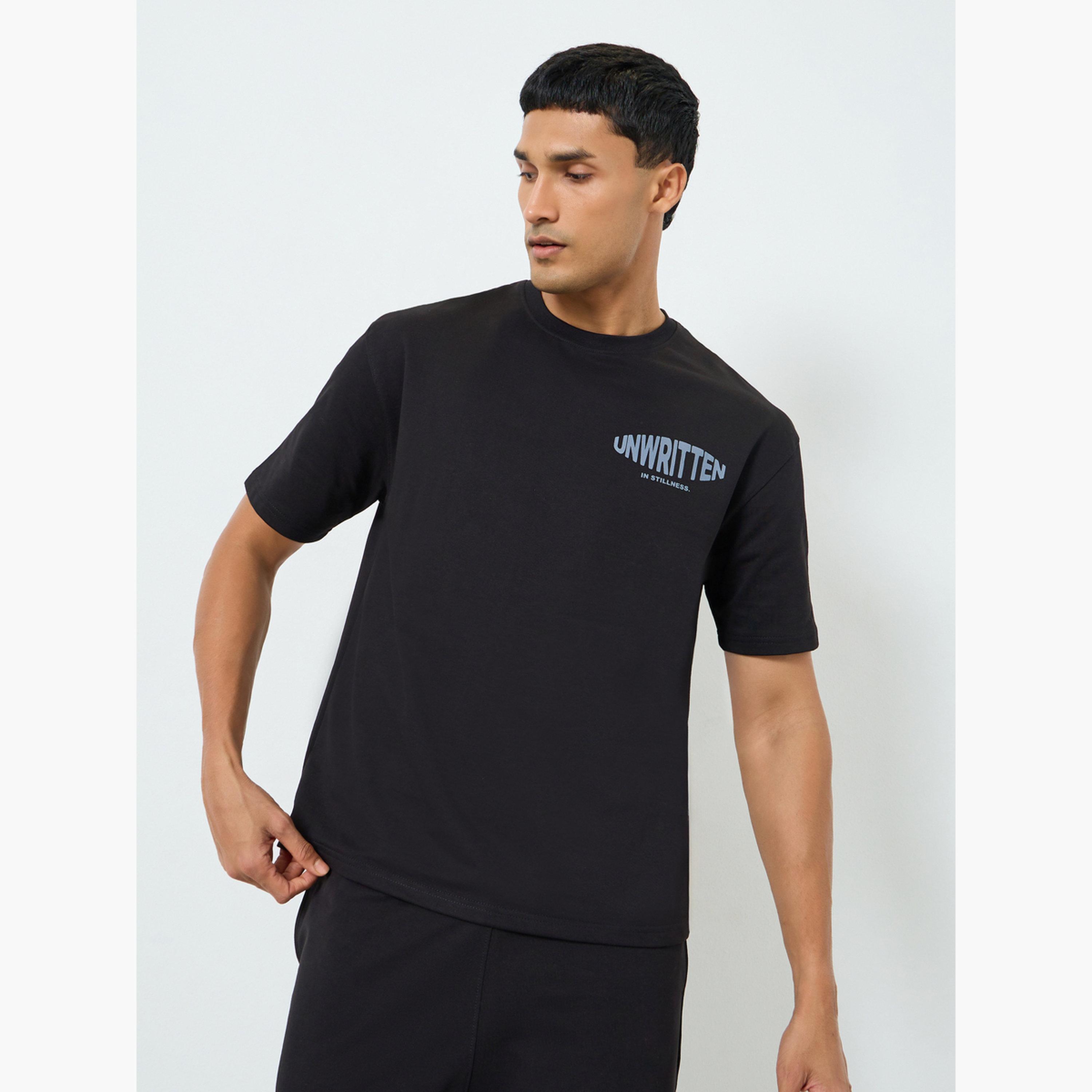 طقم منسق من تيشيرت وشورت بطبعة جرافيك للرجال-men-clothing-coordsets-image-2