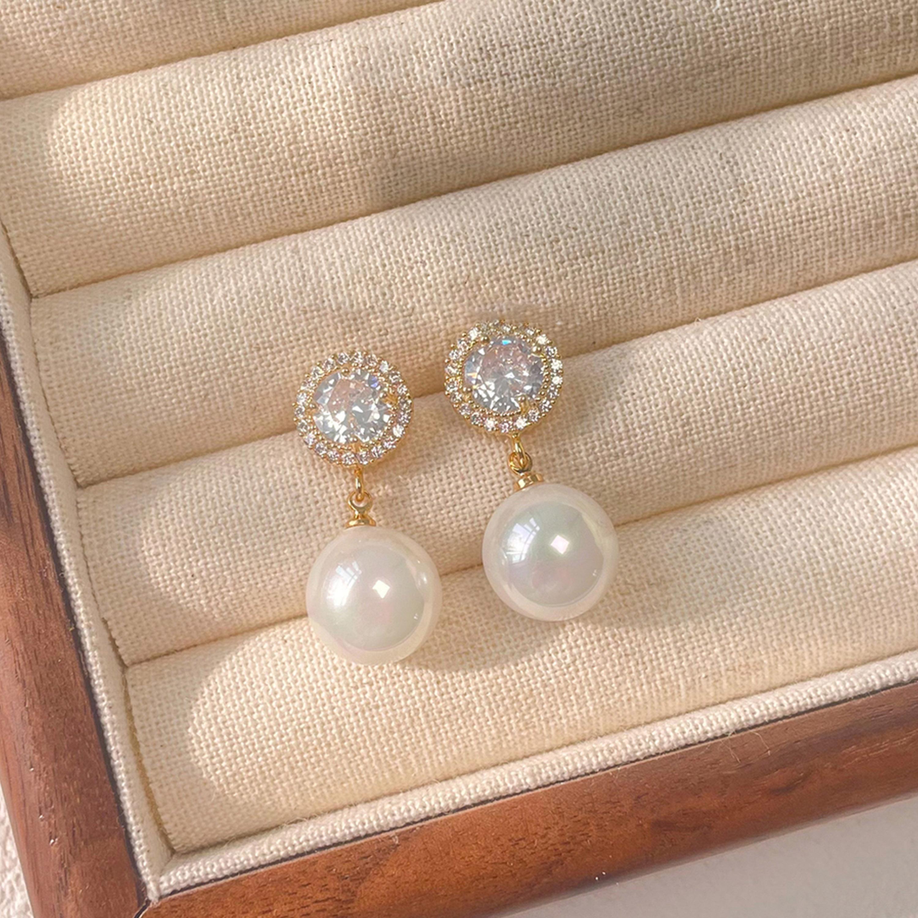 تيك تو - أقراط ذهبية مزينة باللؤلؤ الصناعي-women-watchesandjewellery-jewellery-earrings-image-2