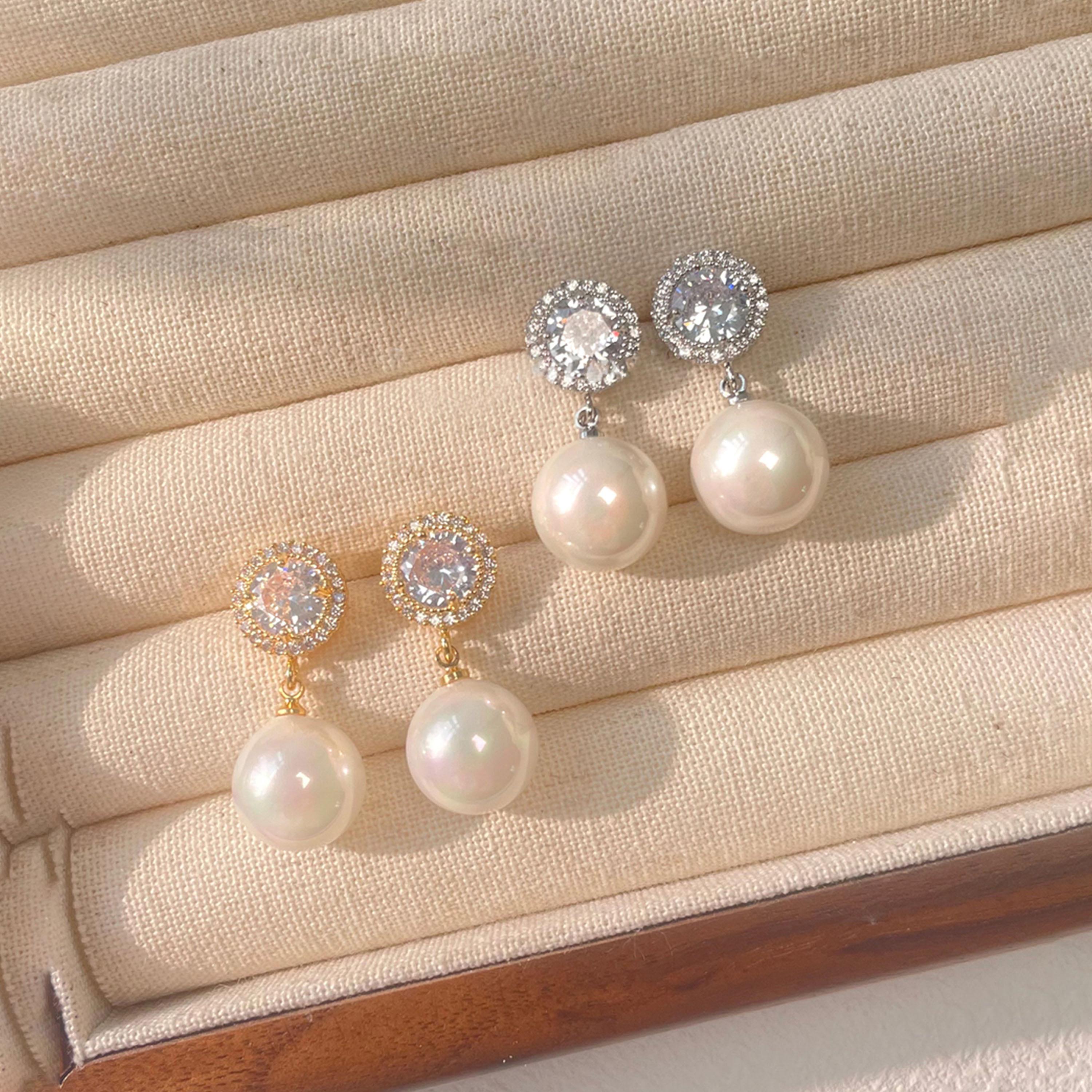 تيك تو - أقراط فضية مزينة باللؤلؤ الصناعي-women-watchesandjewellery-jewellery-earrings-image-3