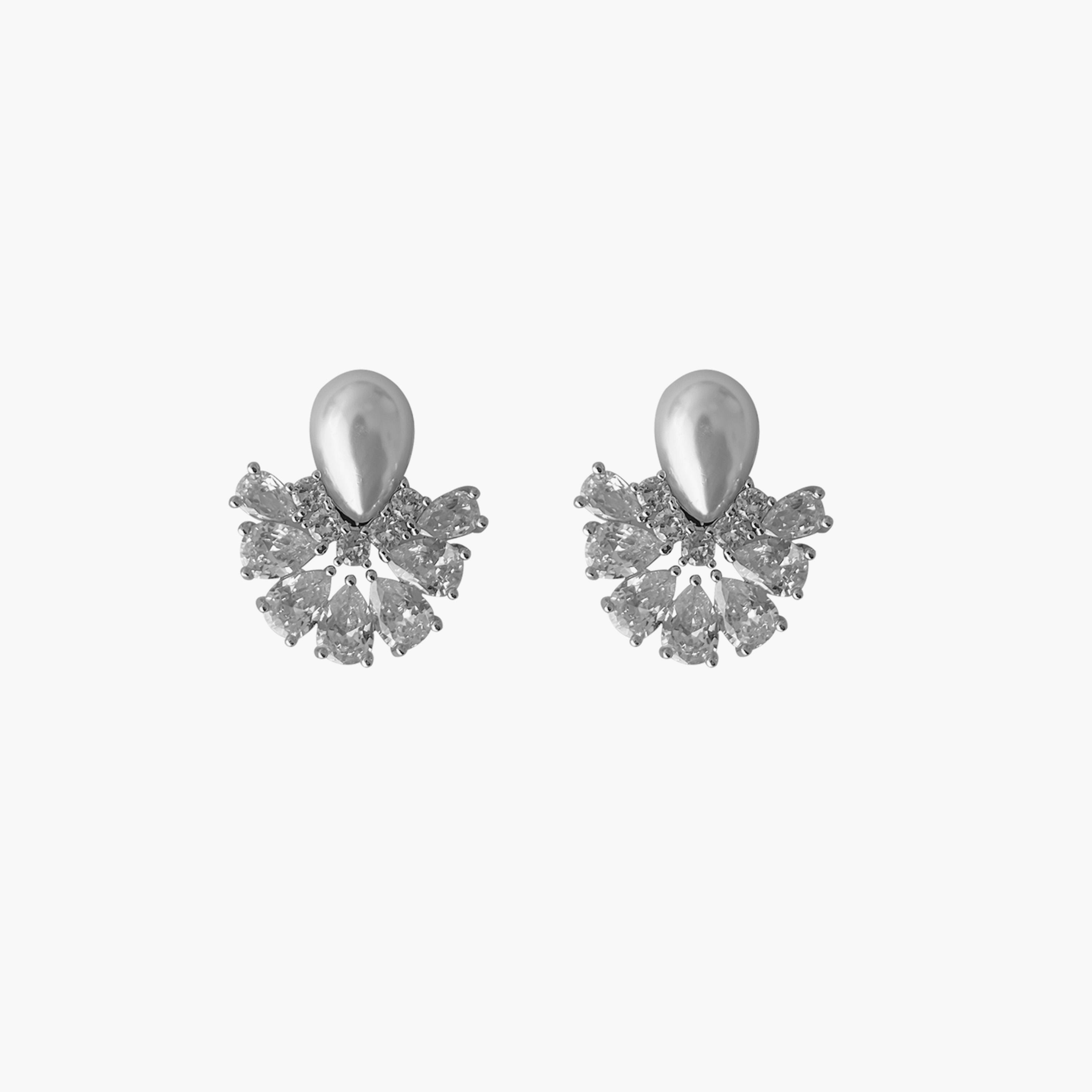 تيك تو - أقراط ذهبية مزينة على شكل دمعة-women-watchesandjewellery-jewellery-earrings-image-1