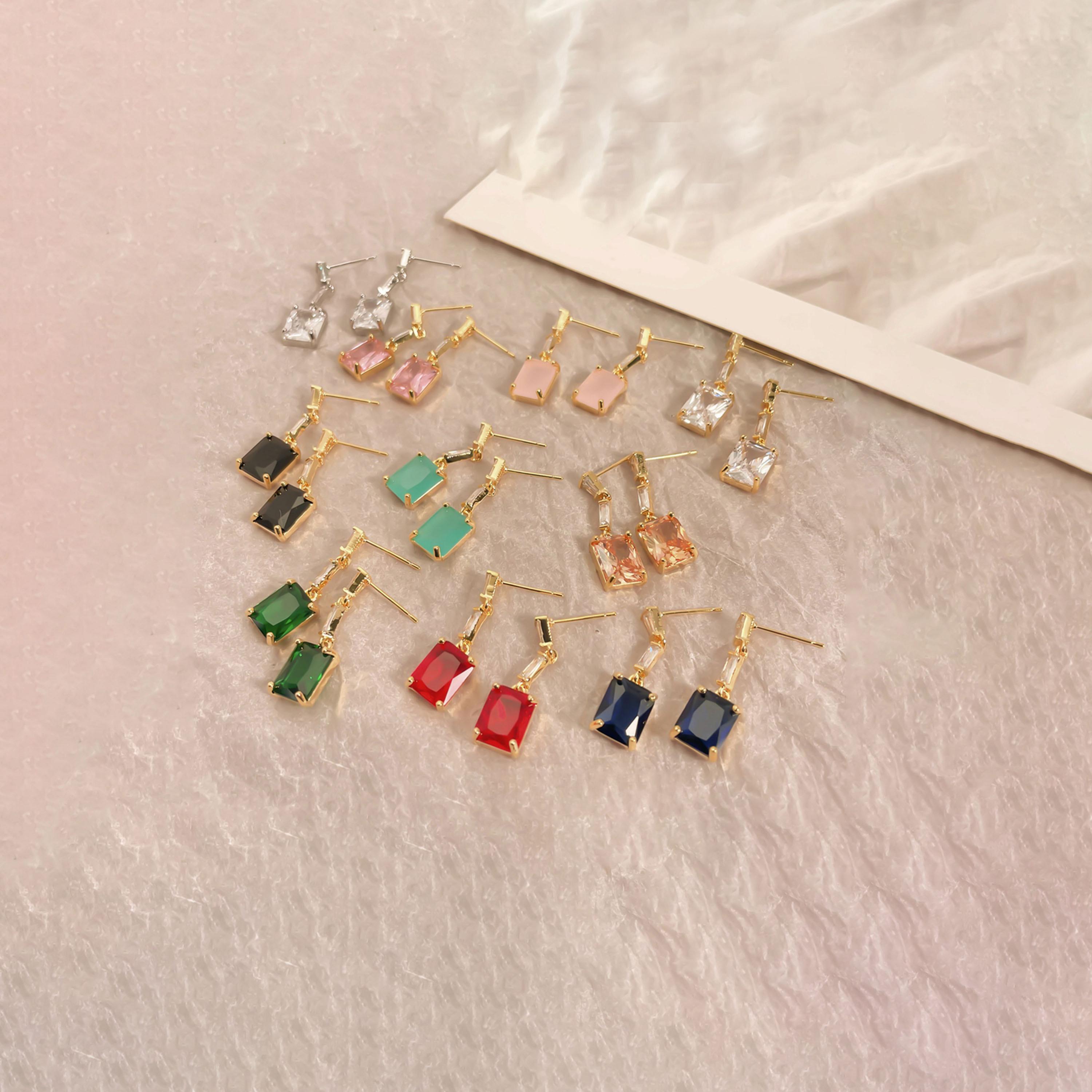 تيك تو - أقراط متدلية لون أخضر الزمردي-women-watchesandjewellery-jewellery-earrings-image-3