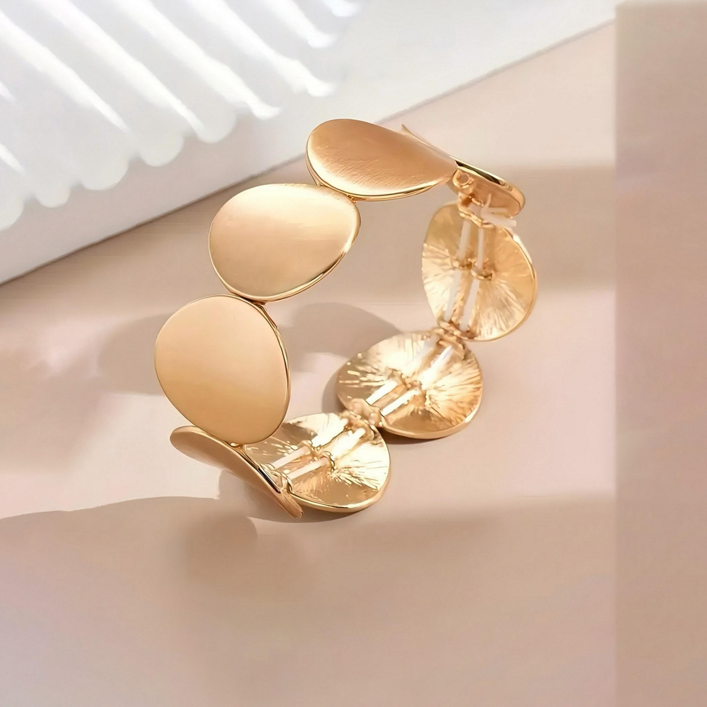 تيك تو - سوار قرصي ذهبي اللون-women-watchesandjewellery-jewellery-banglesandbracelets-image-4