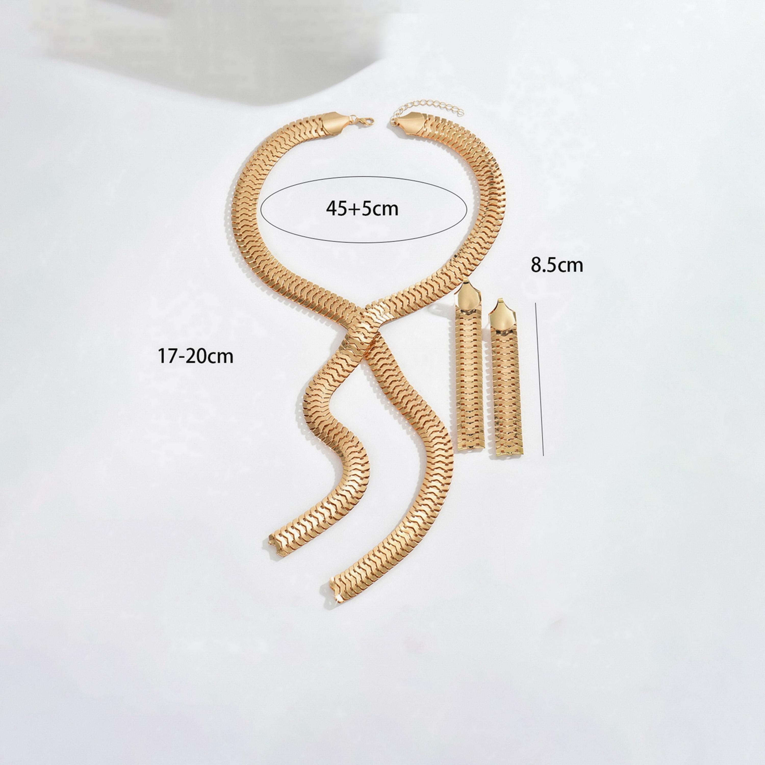 تيك تو - طقم مجوهرات من قلادة وأقراط بشراشيب ذهبية اللون-women-watchesandjewellery-jewellery-jewellerysets-image-4
