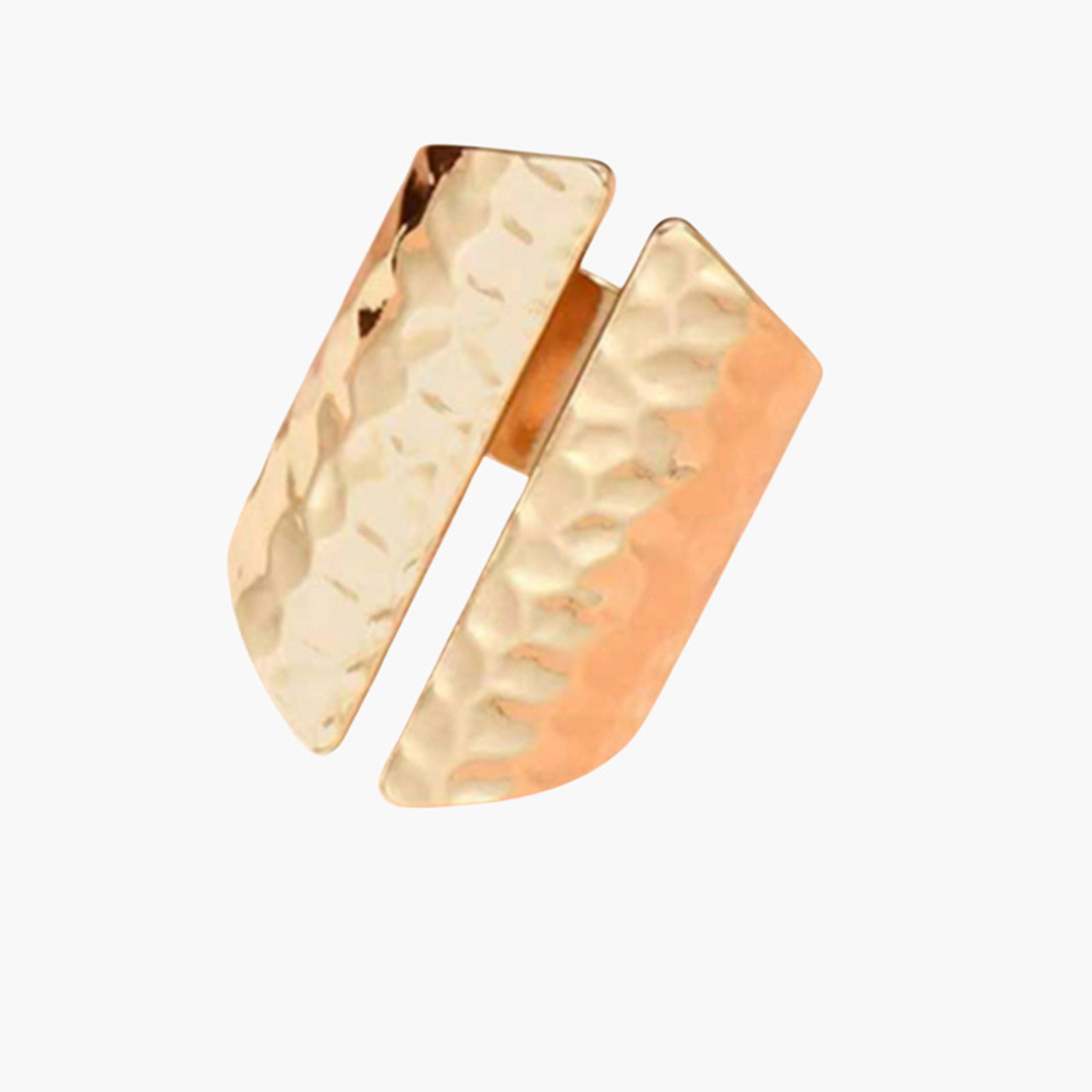 تيك تو - خاتم ذهبي مطروق-women-watchesandjewellery-jewellery-rings-image-1