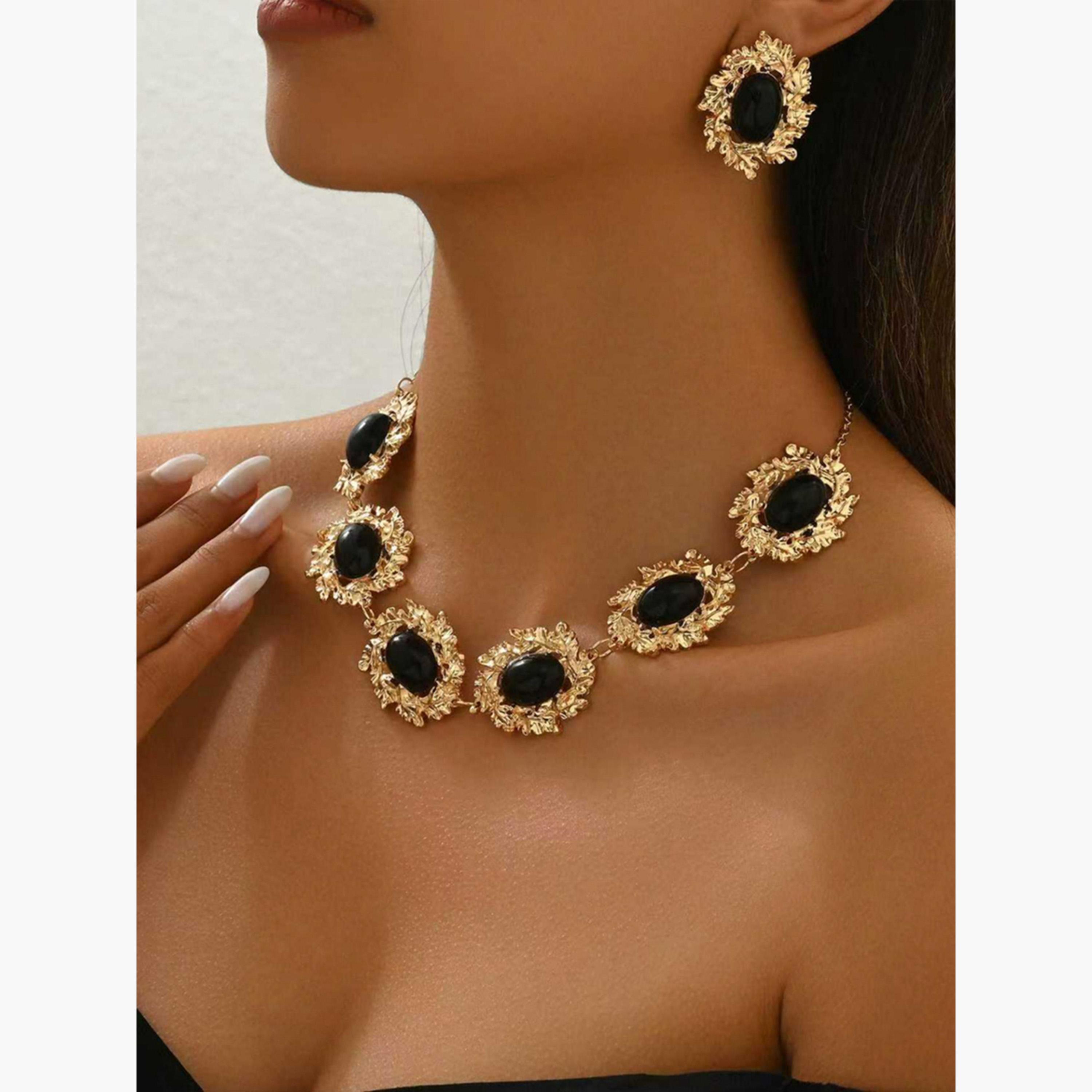 تيك تو - طقم مجوهرات من قلادة وأقراط من الحجر الأسود-women-watchesandjewellery-jewellery-jewellerysets-image-3