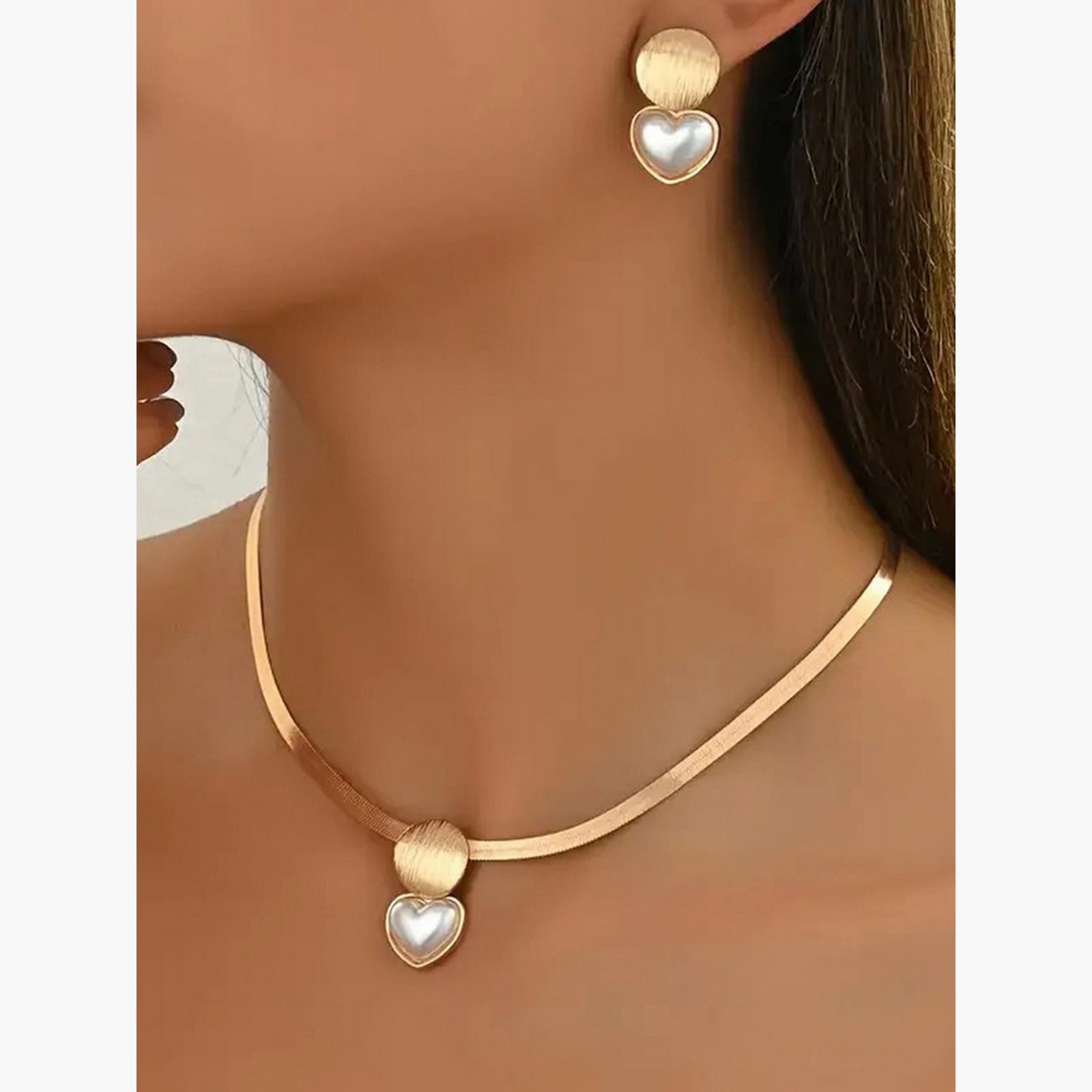 تيك تو - مجوهرات من قلادة وأقراط على شكل قلب من اللؤلؤ الصناعي-women-watchesandjewellery-jewellery-jewellerysets-image-3