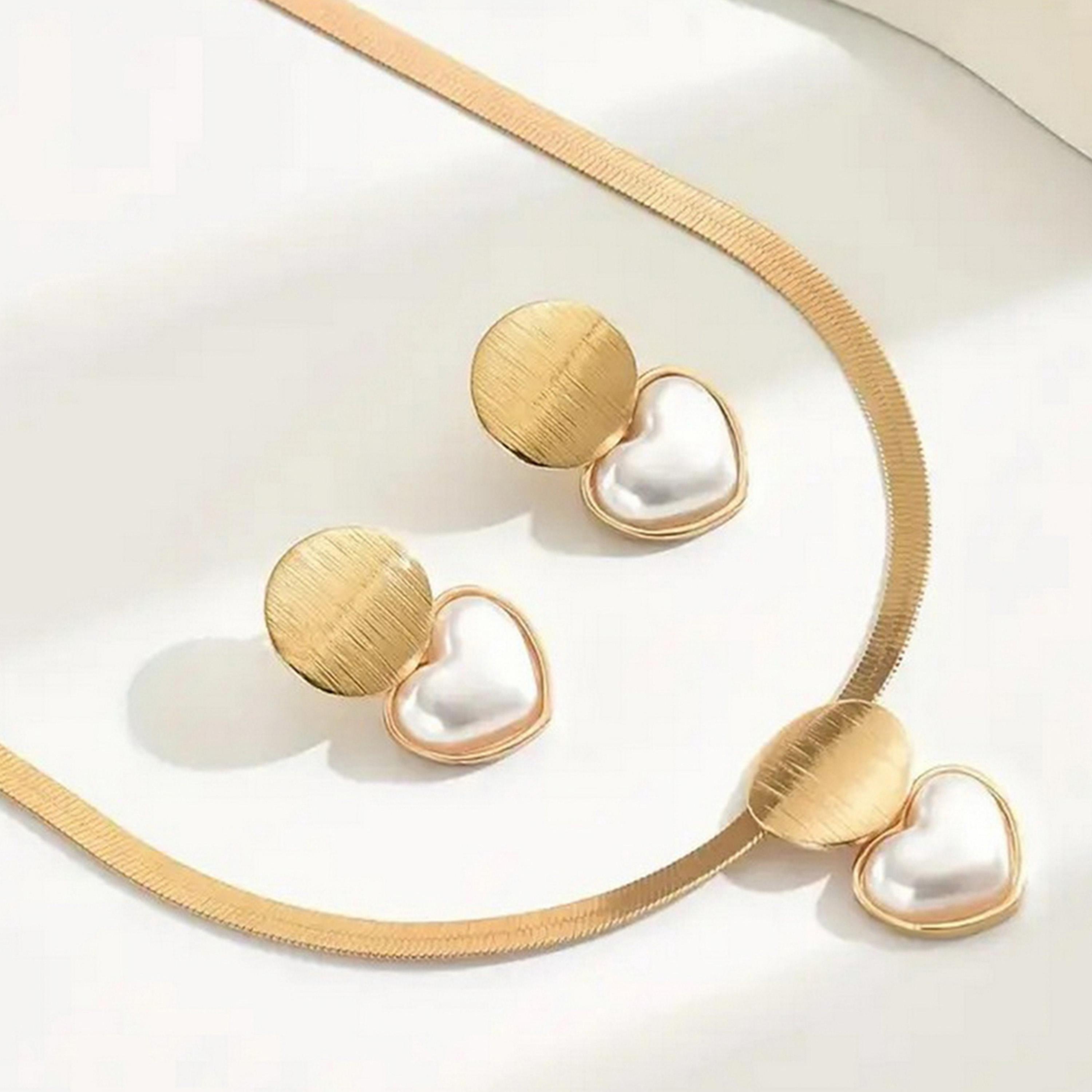تيك تو - مجوهرات من قلادة وأقراط على شكل قلب من اللؤلؤ الصناعي-women-watchesandjewellery-jewellery-jewellerysets-image-5