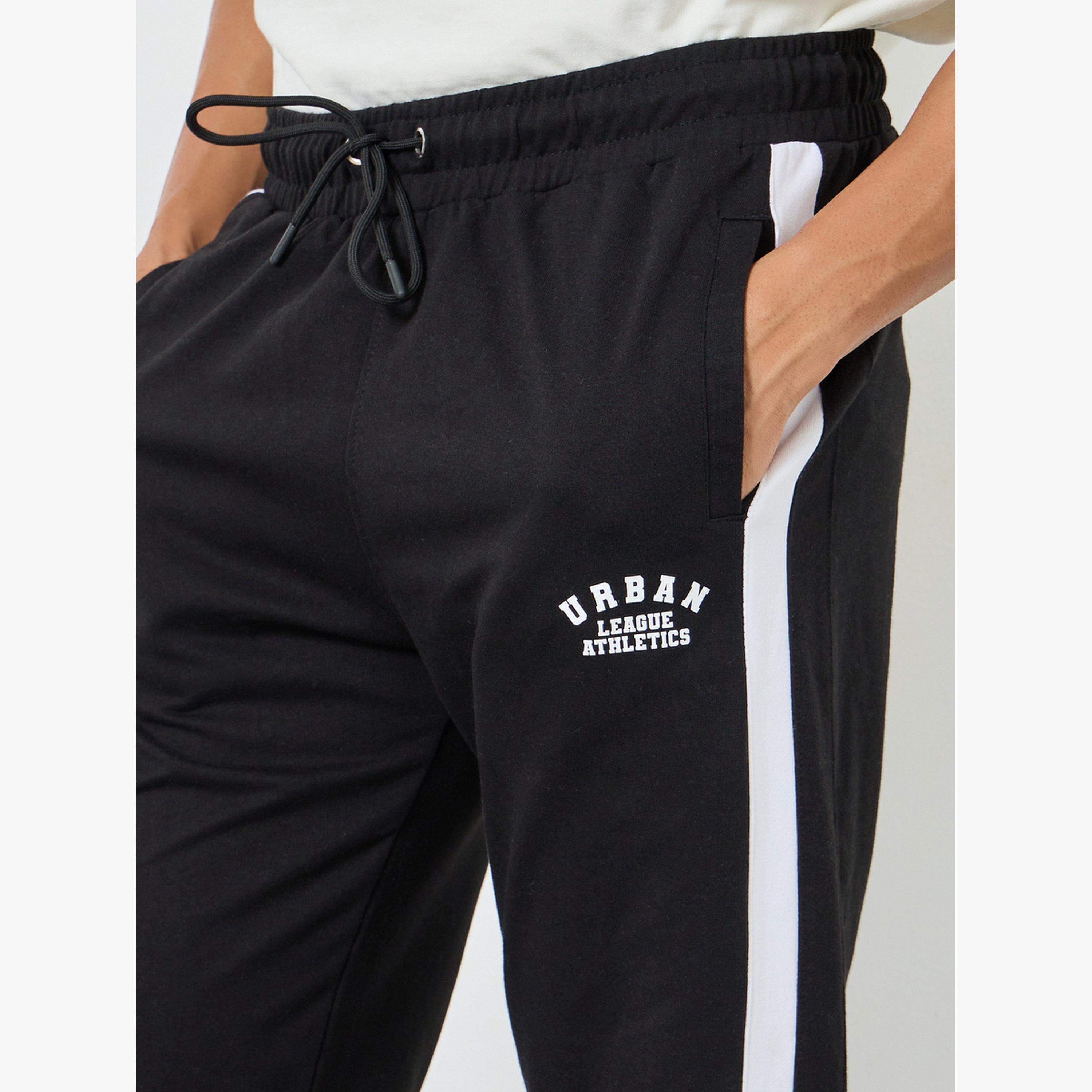 جوغر بتفاصيل شريط جانبي-men-clothing-bottoms-joggers-image-5
