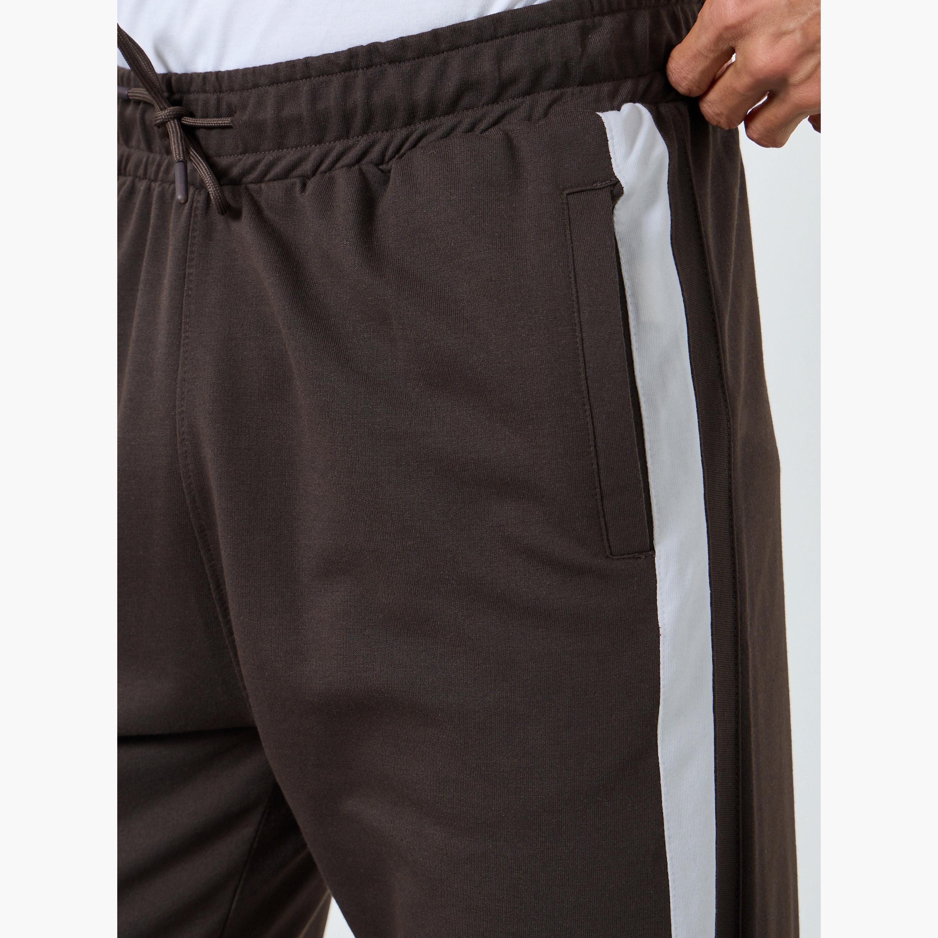طقم قميص بأزرار وبنطلون-men-clothing-bottoms-joggers-image-3
