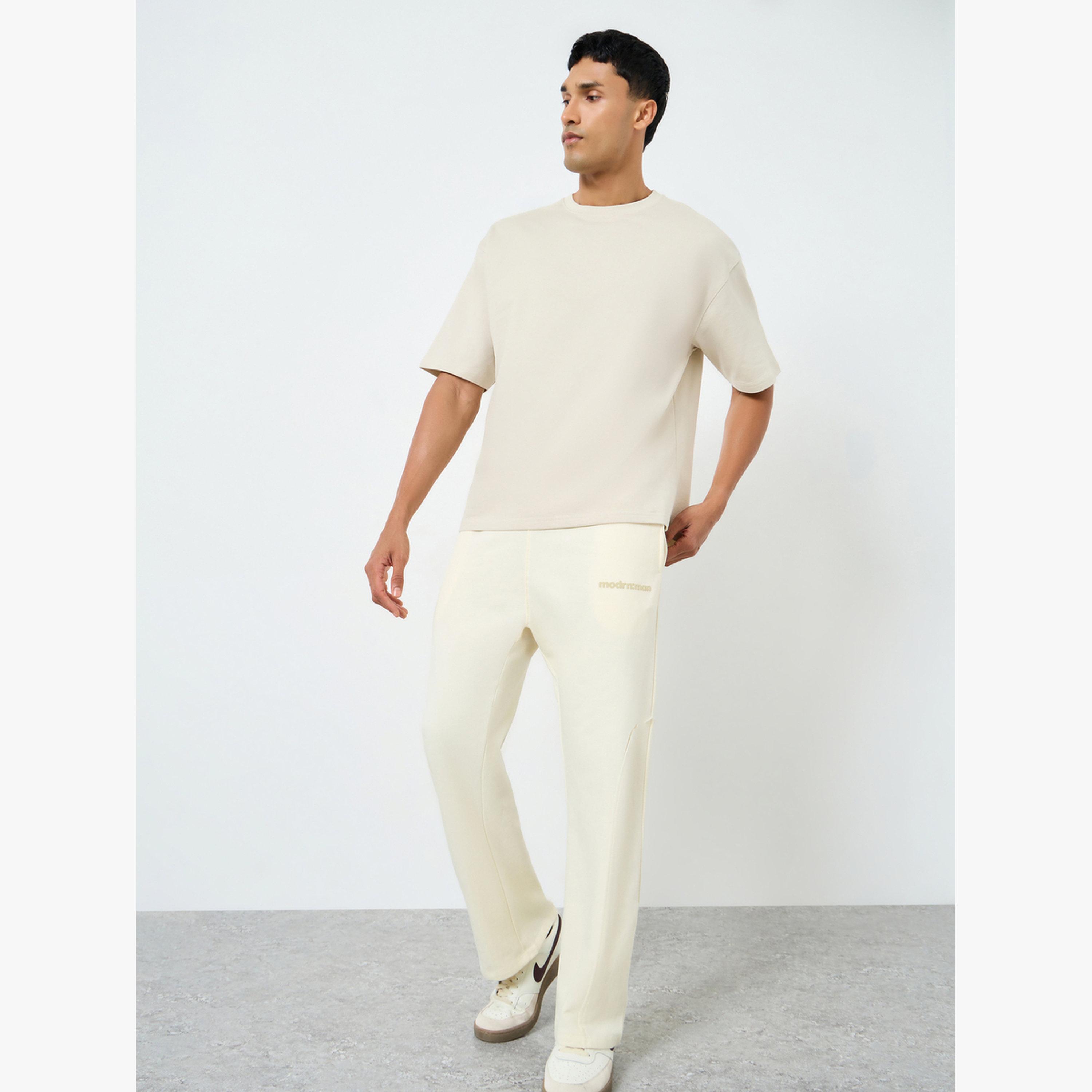 جوغر صوف بقصة واسعة وتفاصيل ألواح درزات-men-clothing-bottoms-joggers-image-2