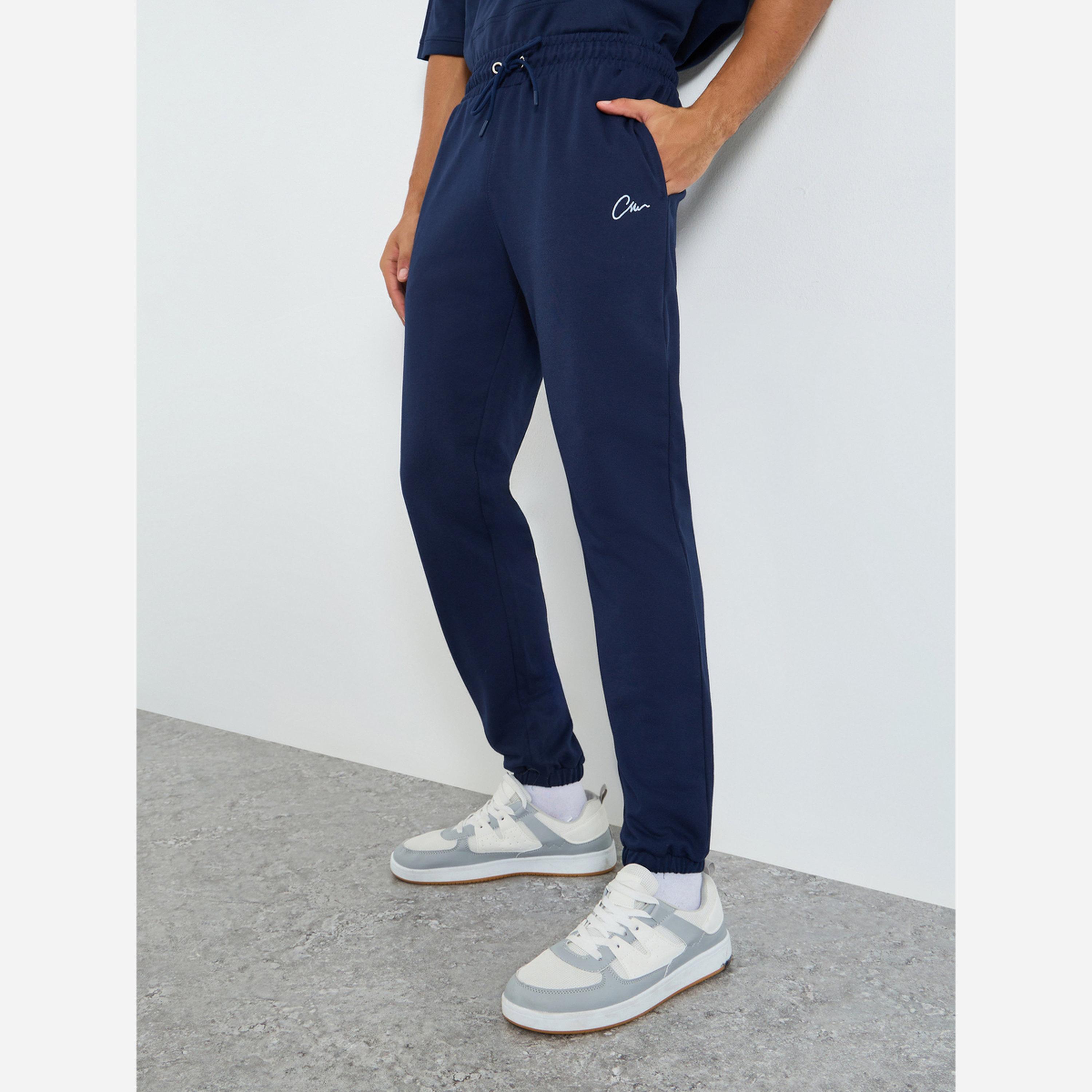 ستايلي - بنطال رياضي رجالي لون أزرق داكن-men-clothing-bottoms-joggers-image-1