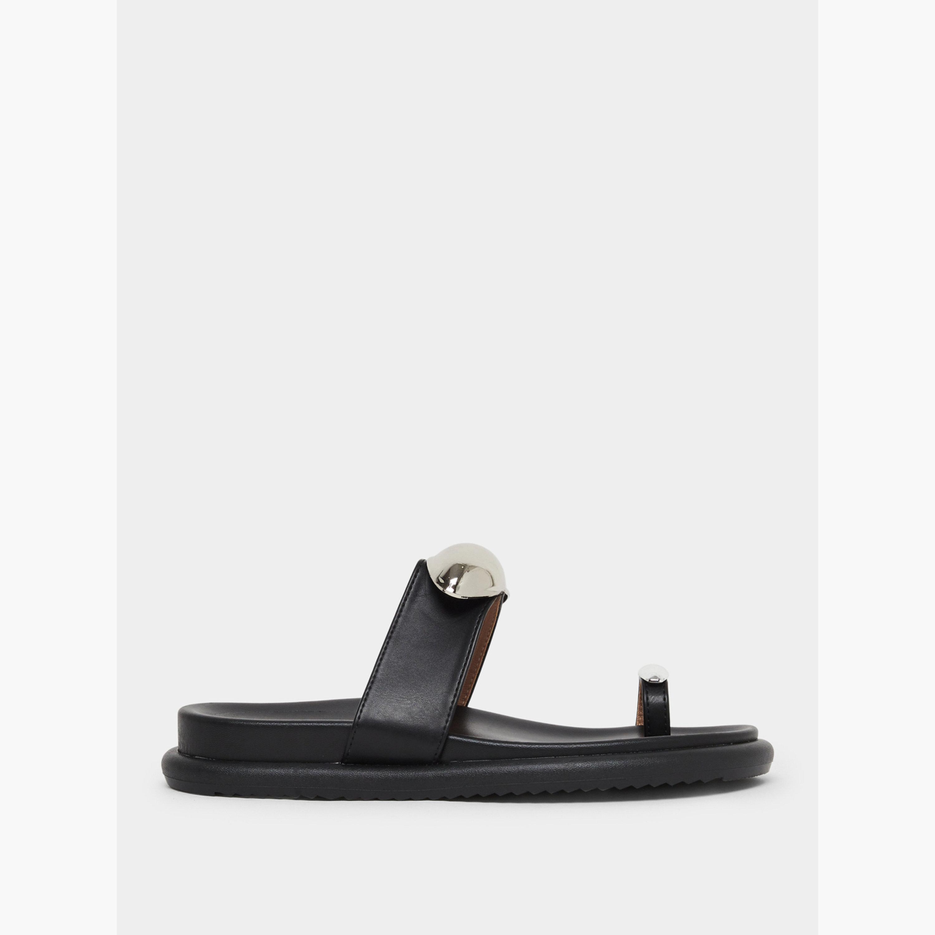 Styli Women Metal Accent Toe-Loop Flat Sandals-women-shoes-sandals-flats-image-3