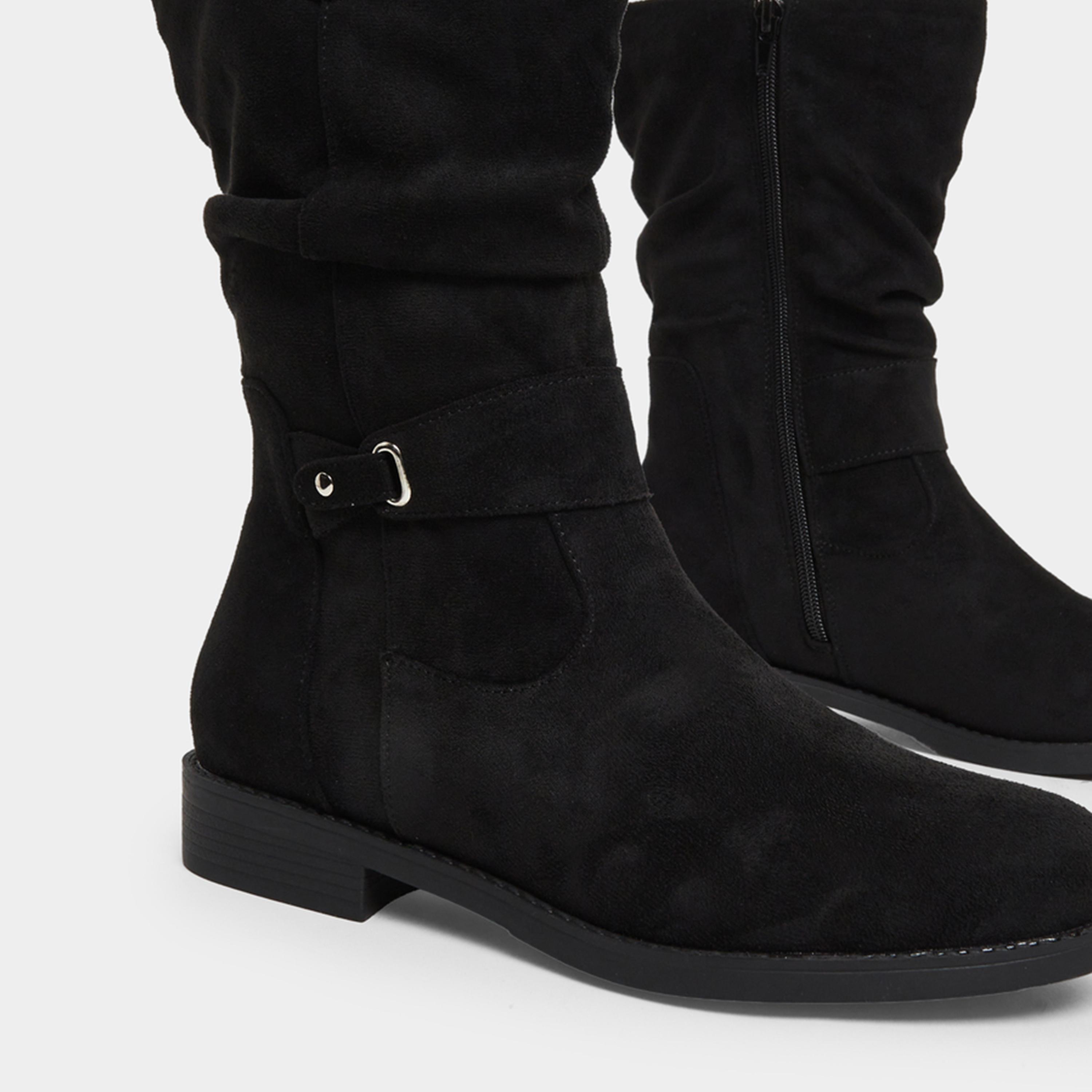 ستايلي - حذاء أسود بمظهر جلد سويدي وتفاصيل إبزيم-women-shoes-boots-image-5