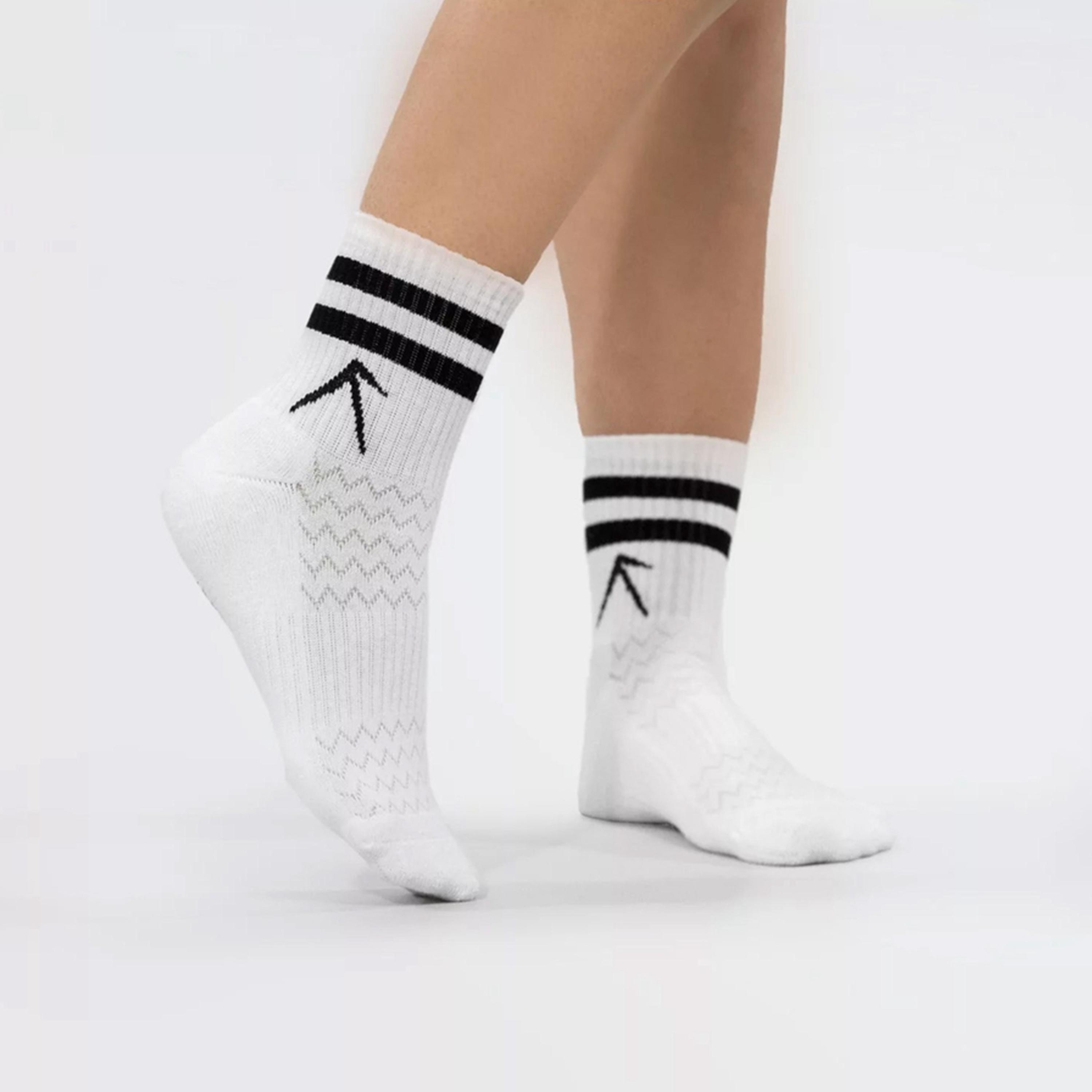 ويزارد × ستايلي - 3 جوارب قطنية قصيرة بخطوط بيضاء - 3 قطع-women-socksandstockings-image-3