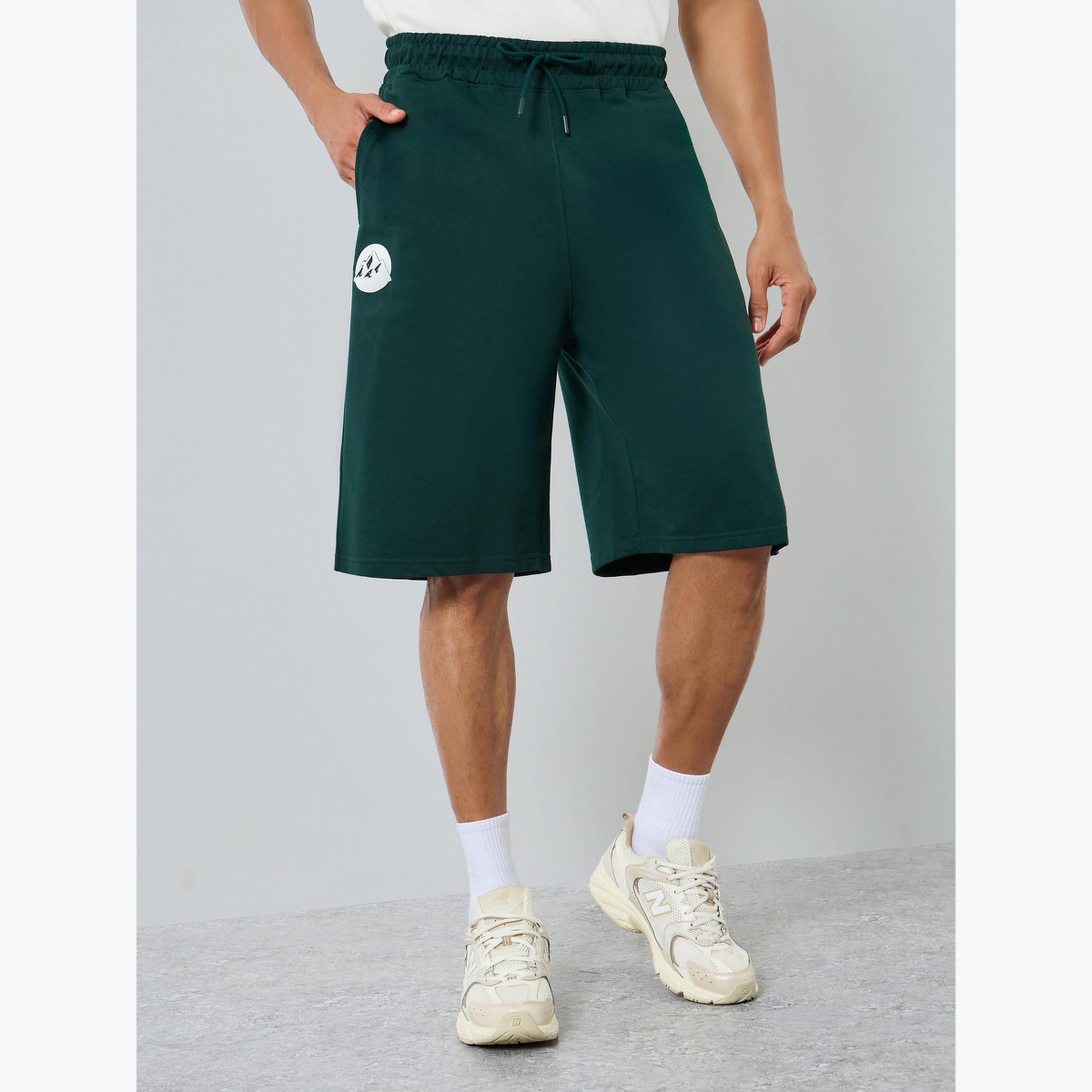 طقم منسق من تيشيرت بطبعة جرافيك وشورت للرجال-men-clothing-coordsets-image-4