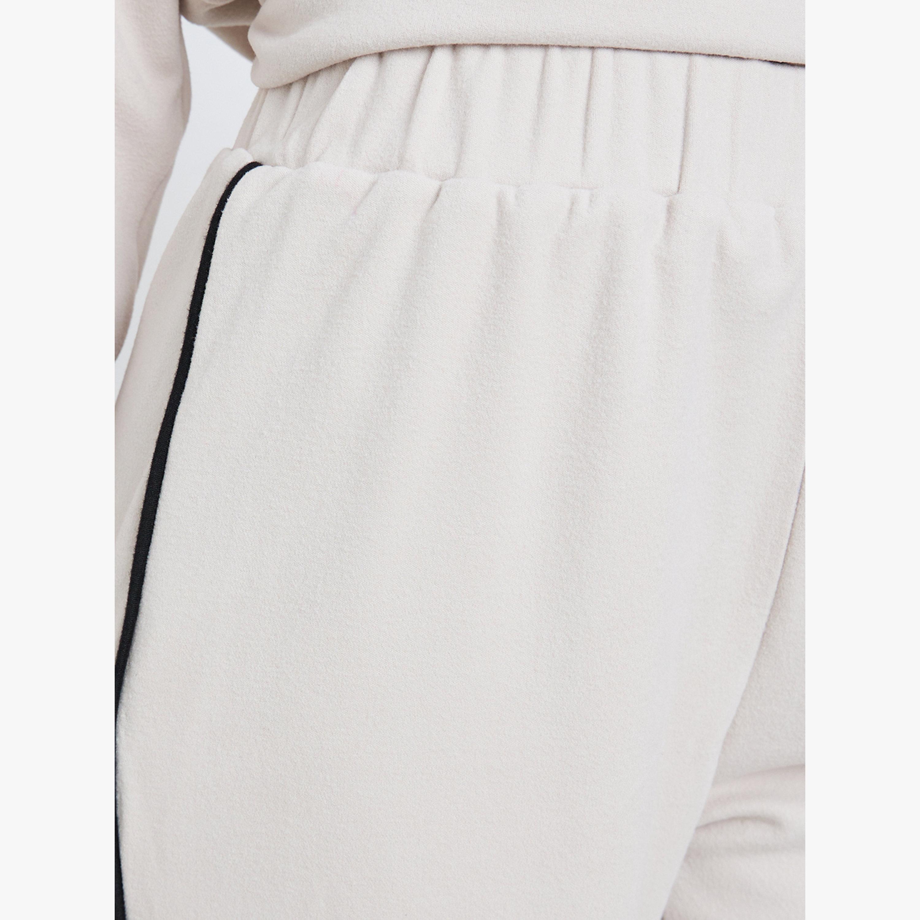 جوغر بتفاصيل شريط جانبي-women-clothing-bottoms-joggers-image-4