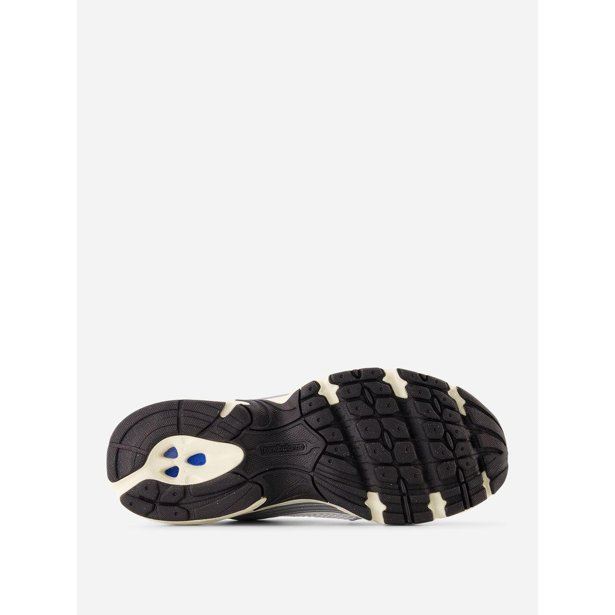 New Balance 530 Shoes-women-shoes-sneakers-image-8