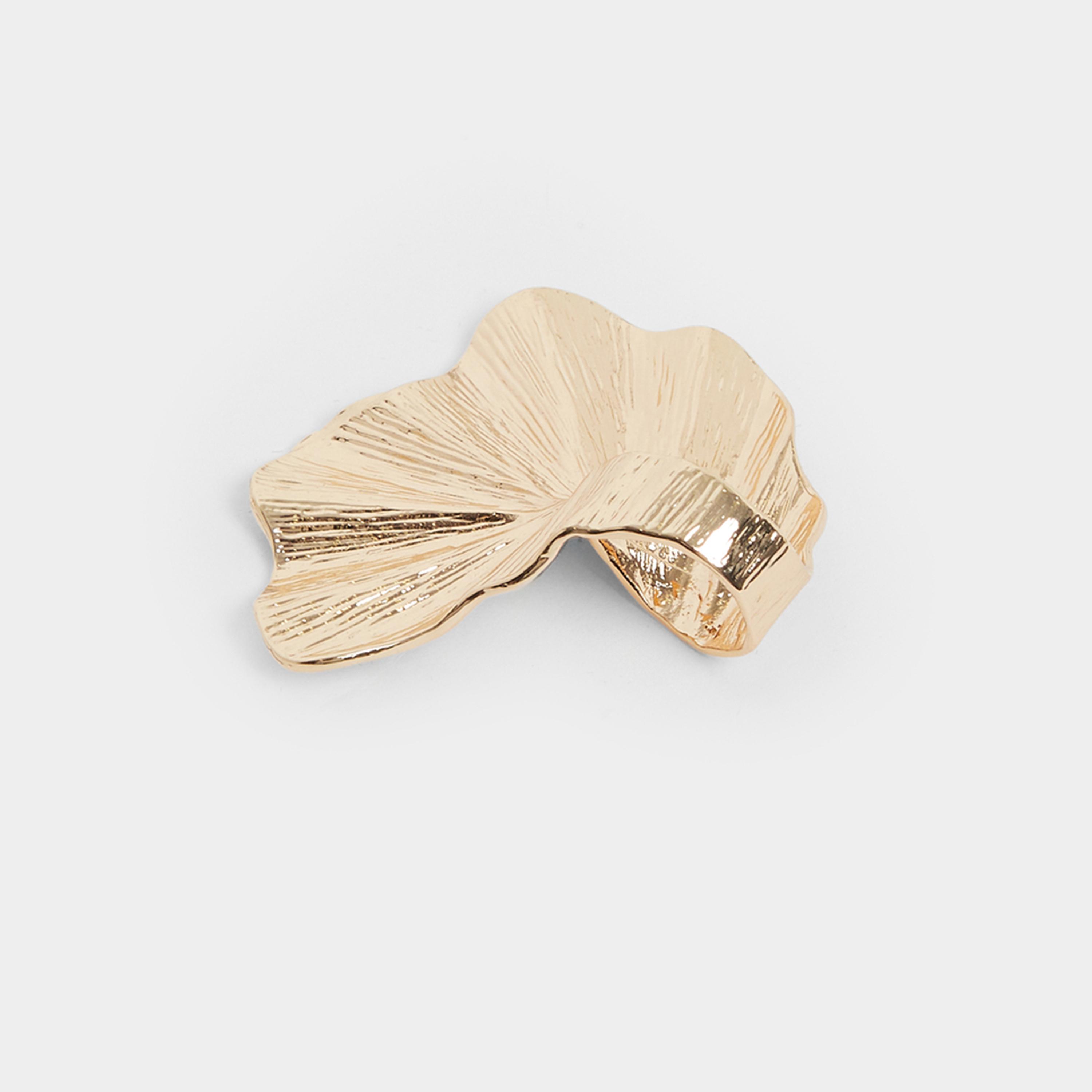 ستايلي - خاتم متداخل منقوش لون ذهبي-women-watchesandjewellery-jewellery-rings-image-1