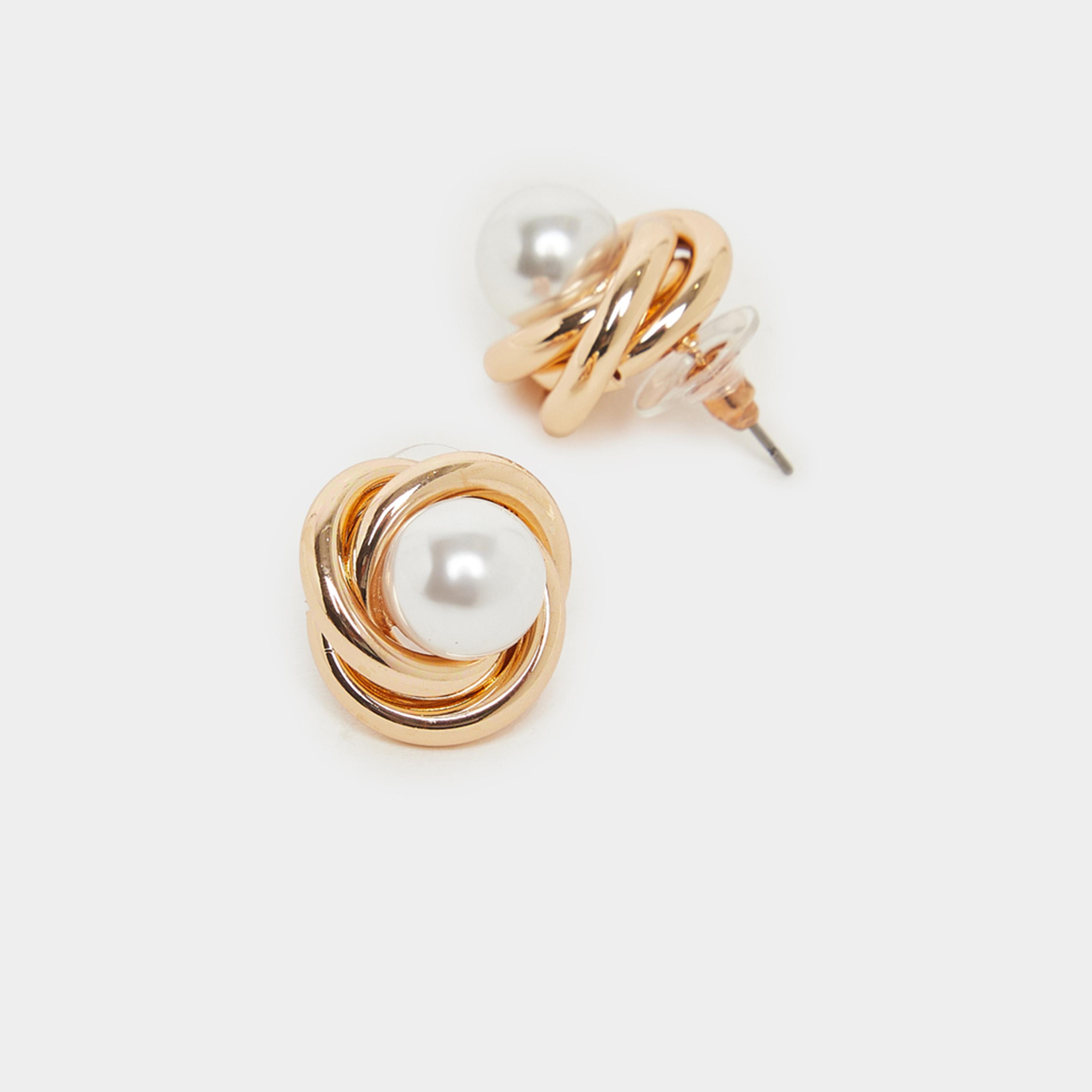 ستايلي - أقراط ذهبية اللون مرصعة باللؤلؤ في المنتصف-women-watchesandjewellery-jewellery-earrings-image-3