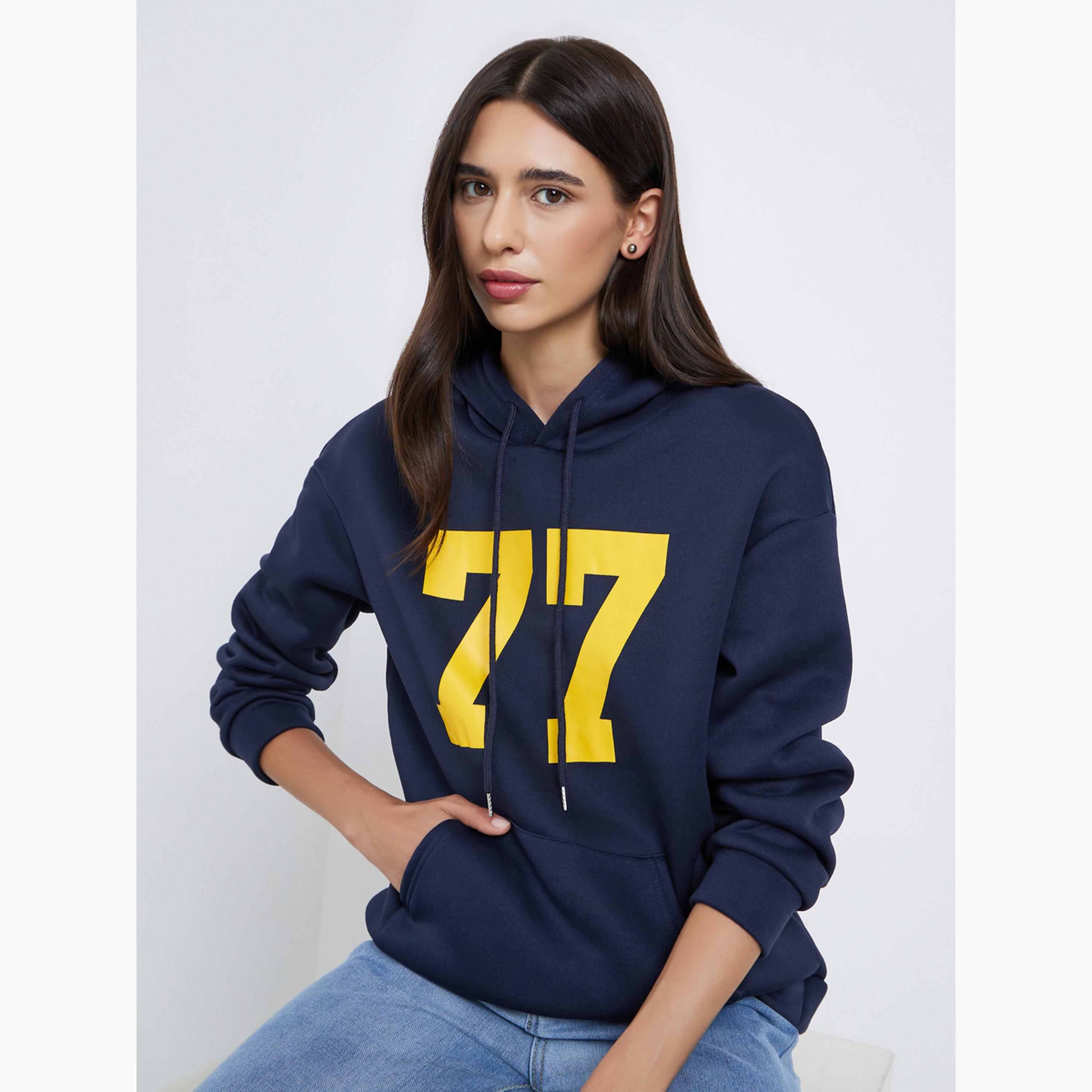 ستايلي - هودي بطبعة 77 بقصّة عادية لون أزرق داكن-women-clothing-hoodiesandsweatshirts-hoodies-image-3