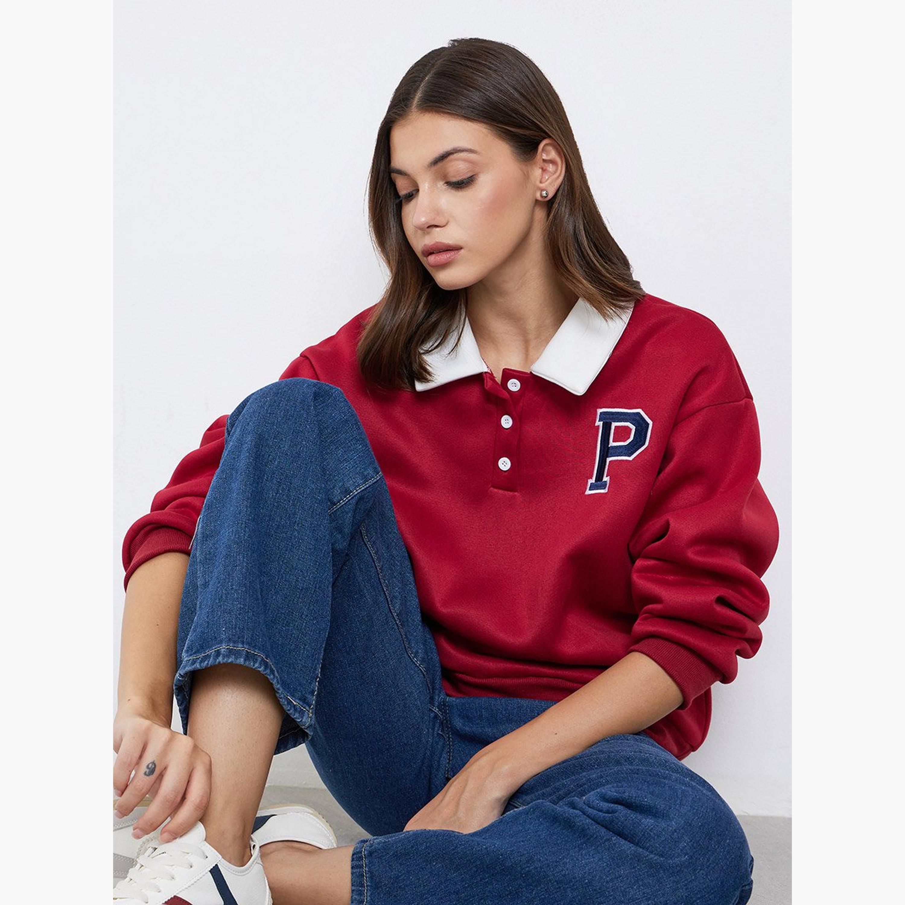ستايلي - سويت شيرت أحمر بطبعة حروف جامعية وياقة متباينة-women-winterwear-hoodiesandsweatshirts-sweatshirts-image-3
