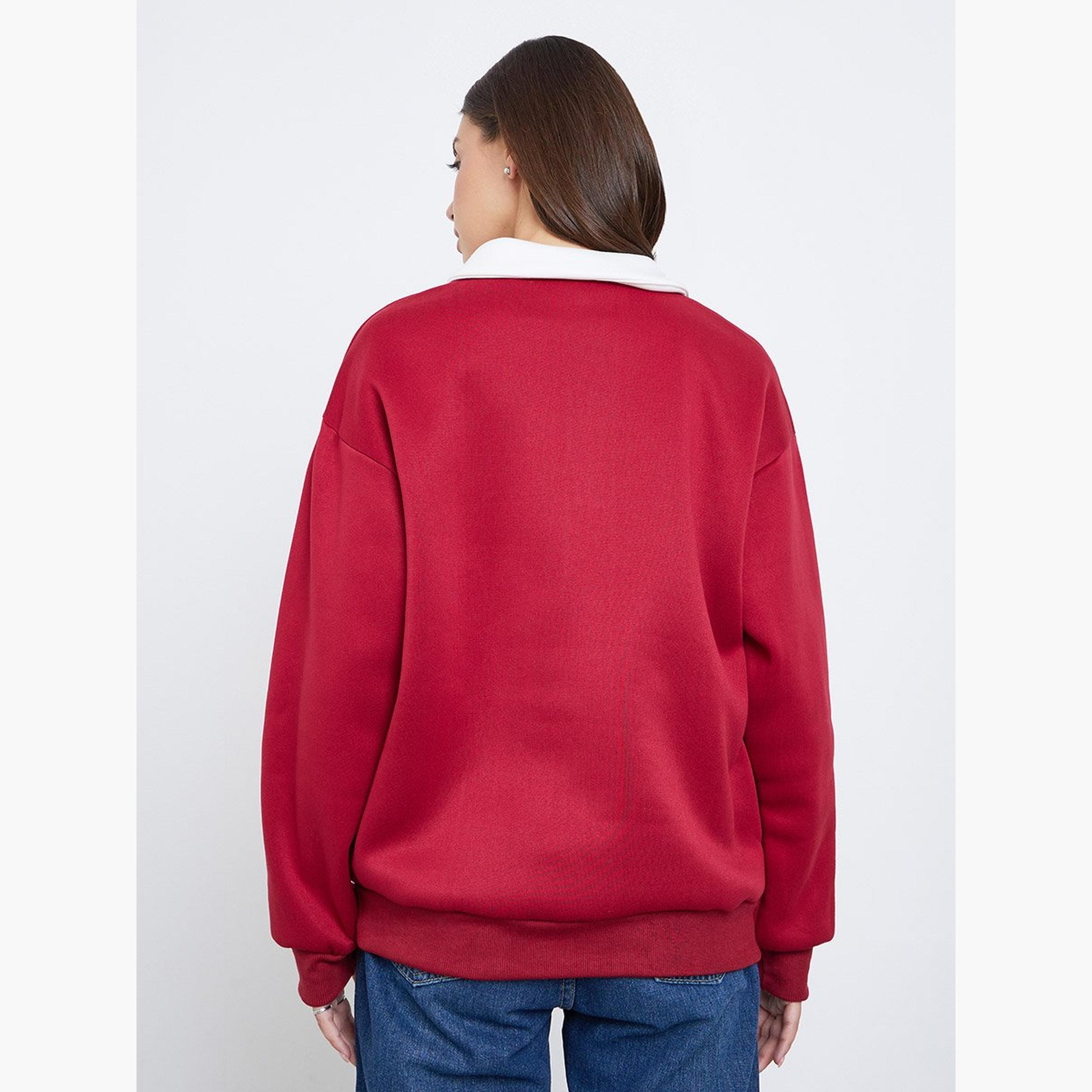ستايلي - سويت شيرت أحمر بطبعة حروف جامعية وياقة متباينة-women-winterwear-hoodiesandsweatshirts-sweatshirts-image-5