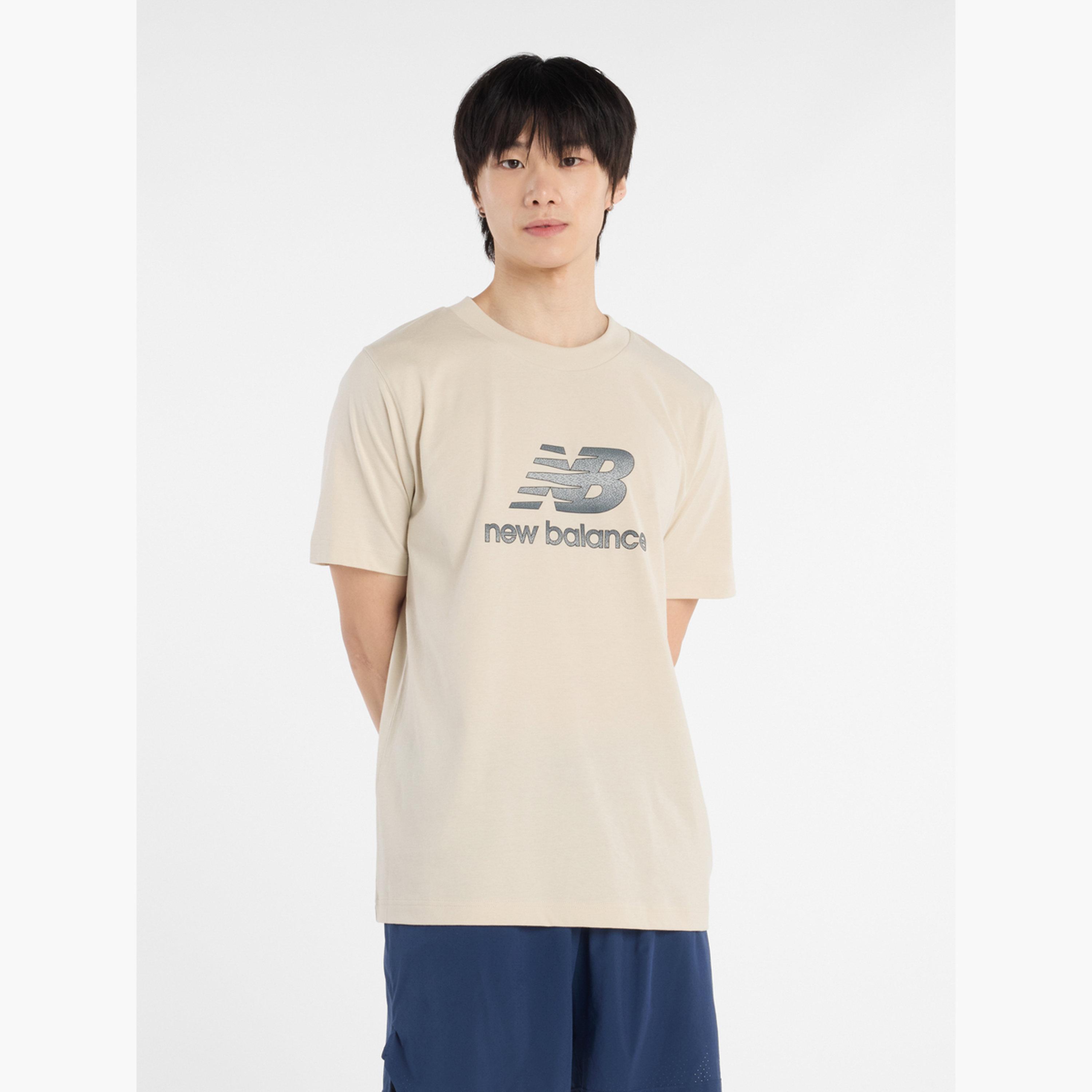 نيو بالانس - تي شيرت رجالي رياضي أساسي بشعار مرقط-men-clothing-tshirtsandpolos-tshirts-image-1