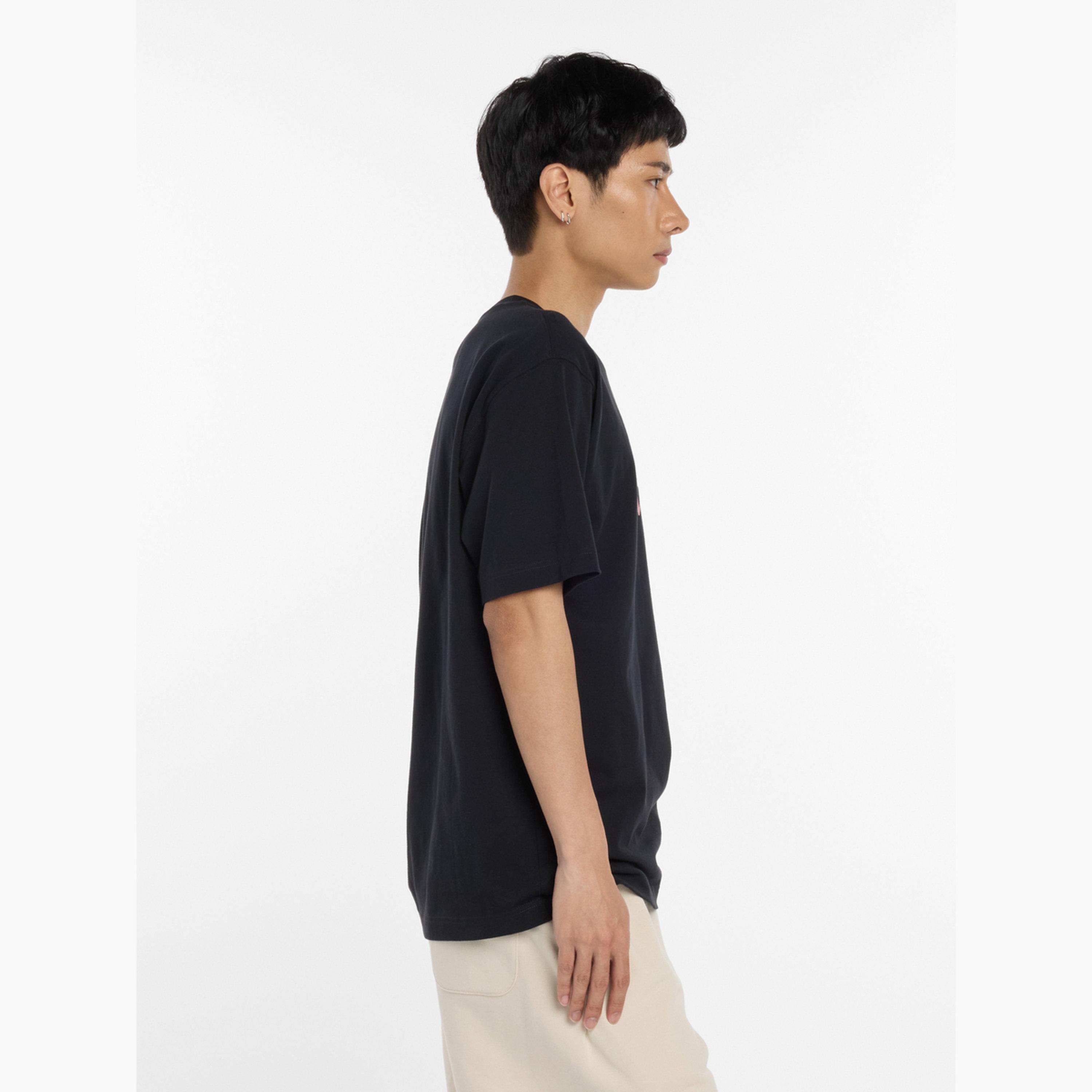 نيو بالانس - تي شيرت رجالي أسود بشعار غرافيكي-men-clothing-tshirtsandpolos-tshirts-image-2
