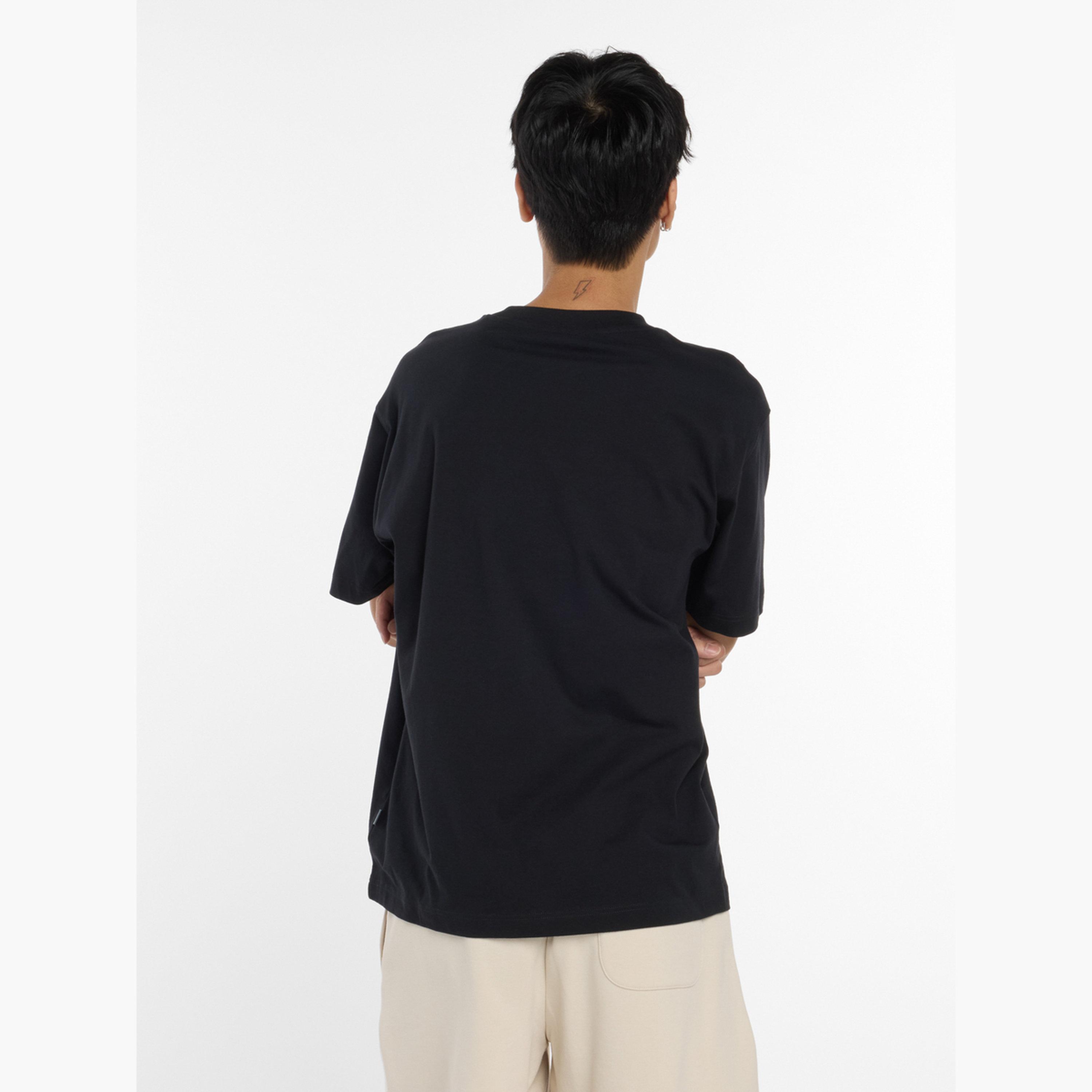 New Balance Men Black Logo Graphic T-Shirt-men-clothing-tshirtsandpolos-tshirts-image-3