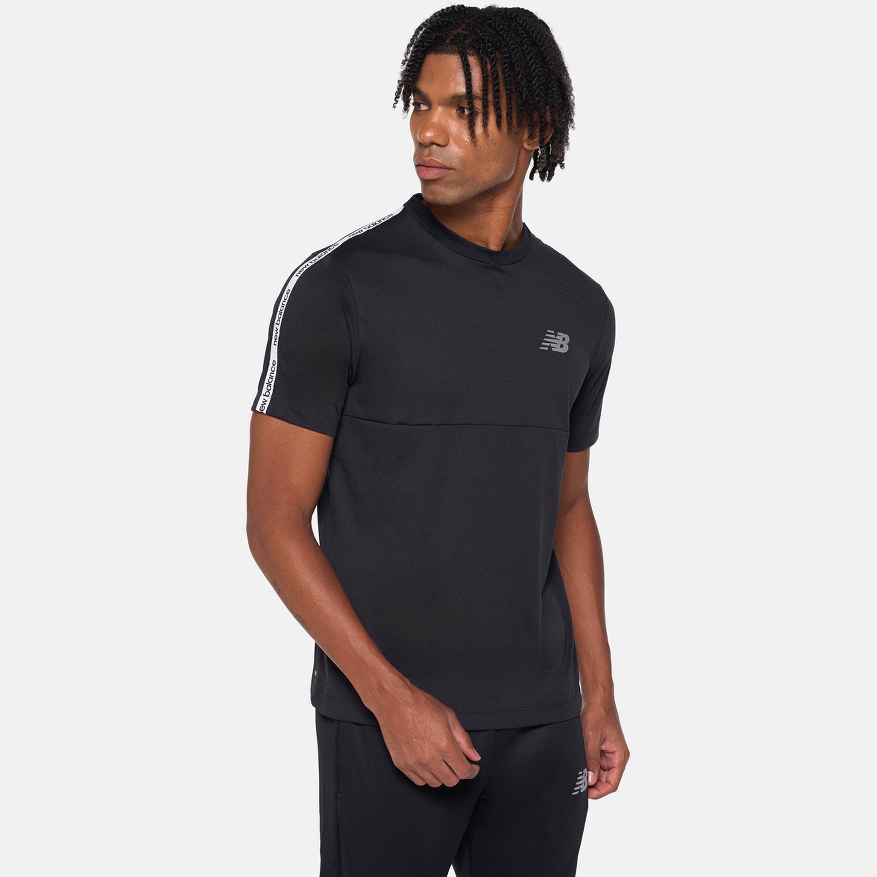 نيو بالانس - تي شيرت تدريب رجالي أسود مطبوع عليه شعار-men-clothing-sportswearandactivewear-tshirtsandpolos-image-5