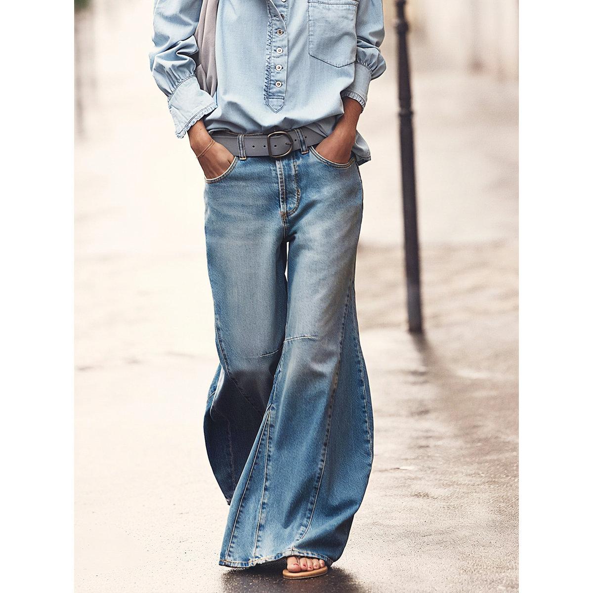 بنطال جينز بقصة أرجل بالازو واسعة-women-clothing-bottoms-jeans-image-4