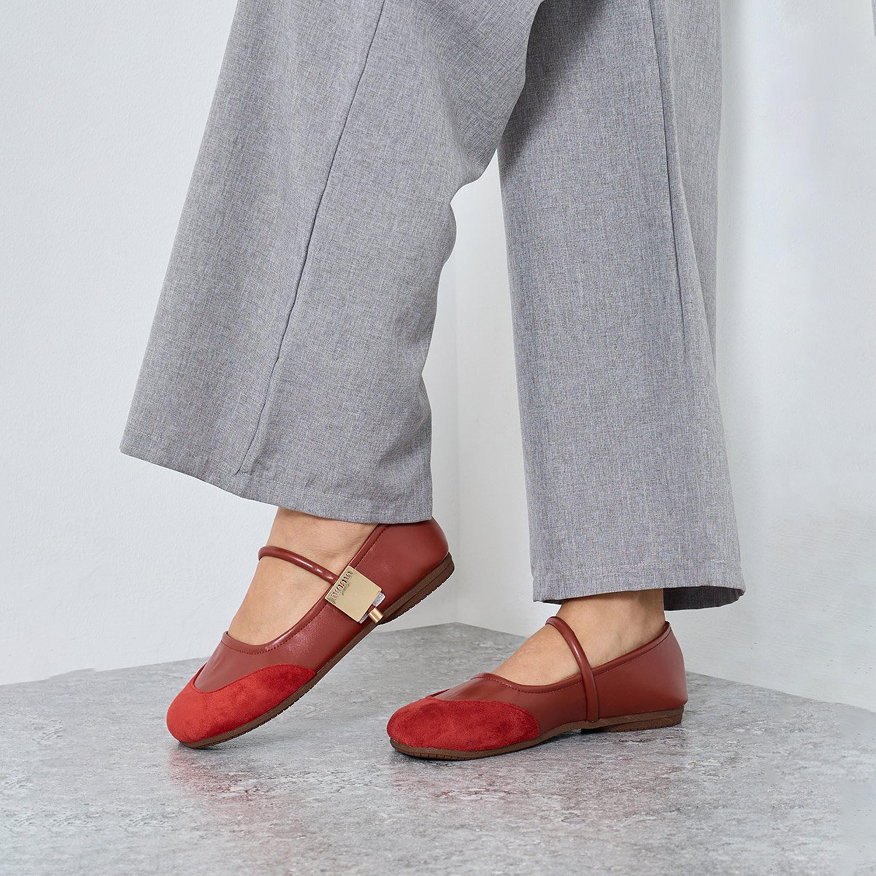 تيك تو - حذاء مسطح بحزام معدني ومقدمة مستديرة-women-shoes-flats-ballerinas-image-2