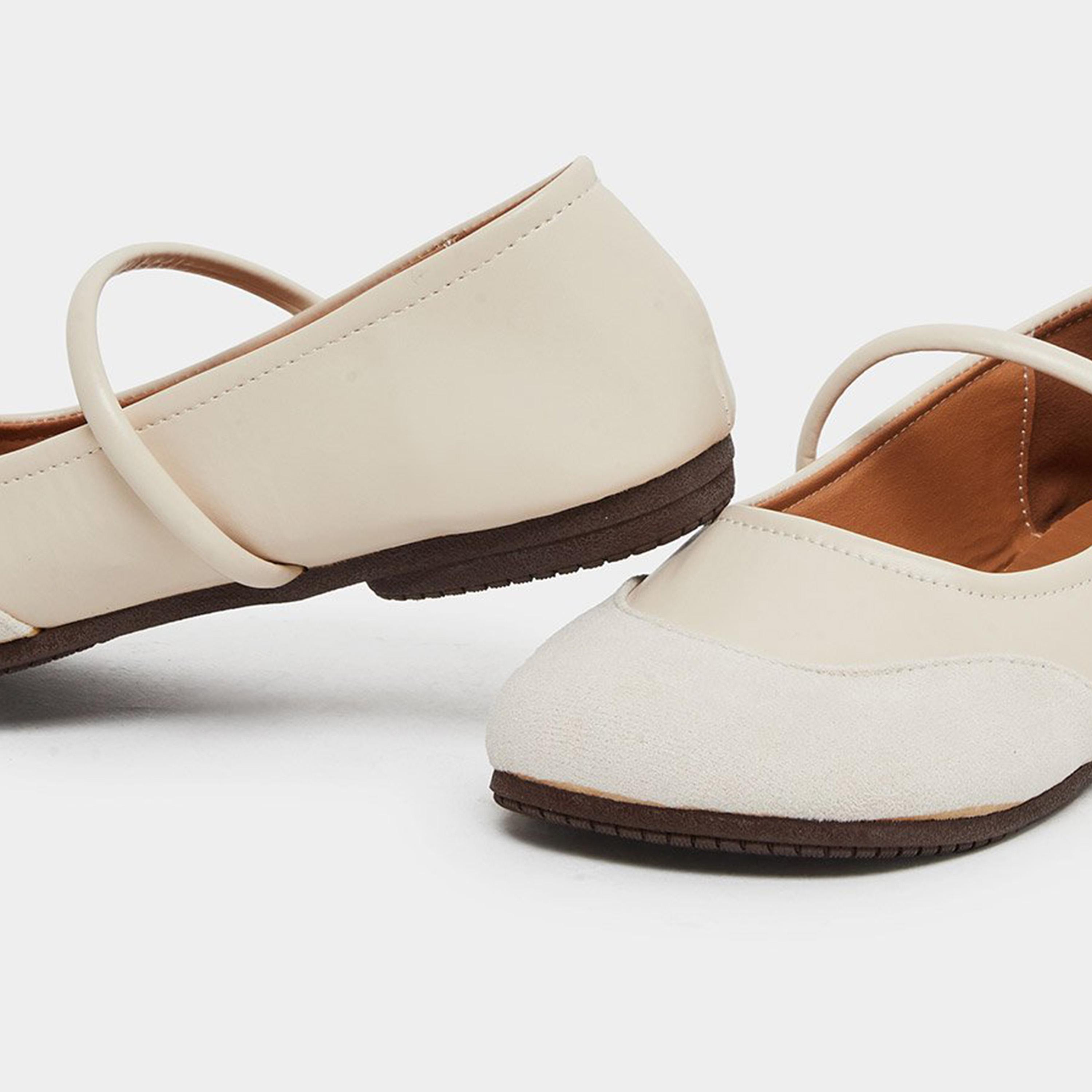 تيك تو - حذاء مسطح بحزام معدني ومقدمة مستديرة-women-shoes-ballerinas-image-4