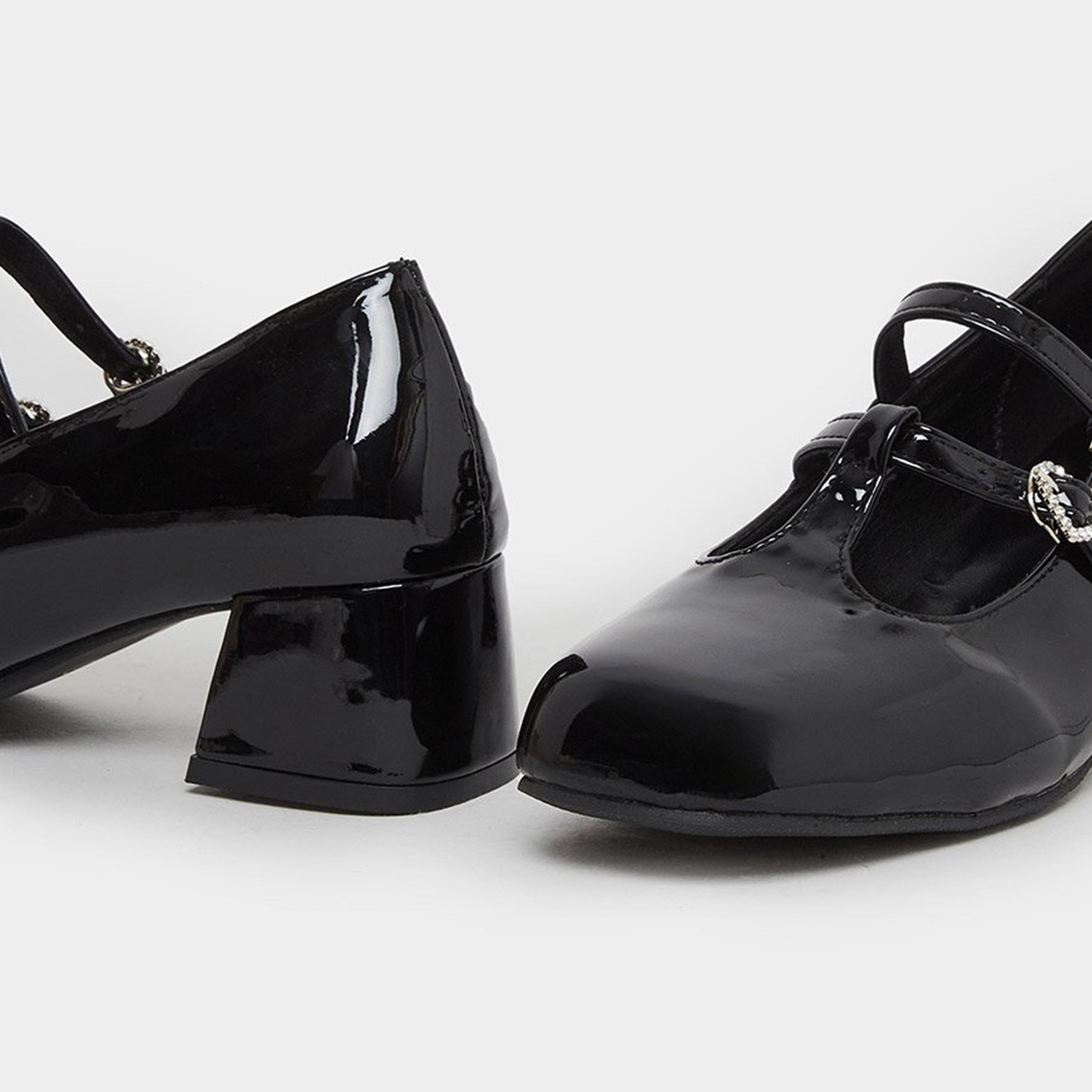 تيك تو - حذاء ماري جين أسود مسطح مع أبازيم على شكل قلب-women-shoes-sandals-heeled-image-4