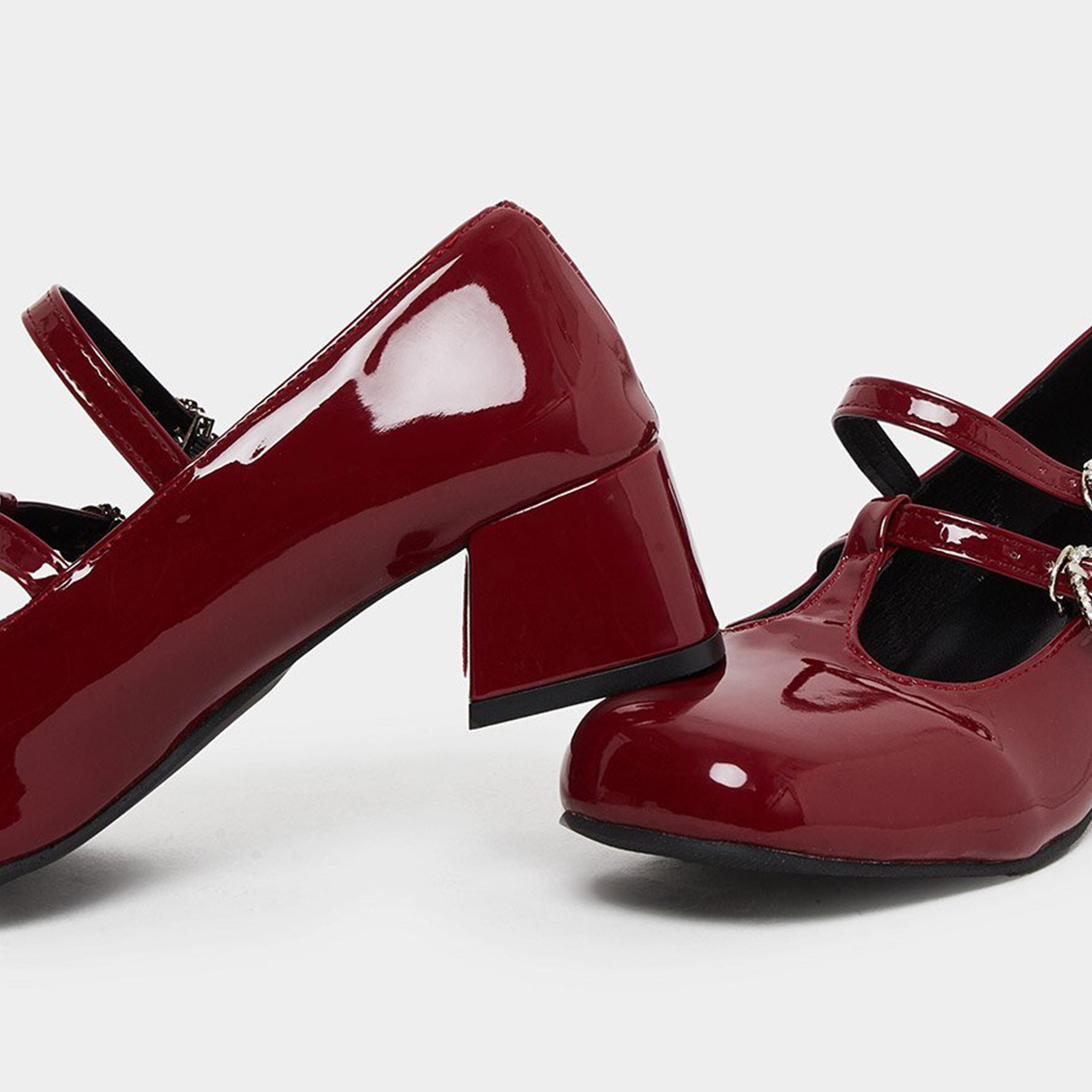 تيك تو - حذاء ماري جين أحمر لامع مع أبازيم على شكل قلب-women-shoes-sandals-heeled-image-3