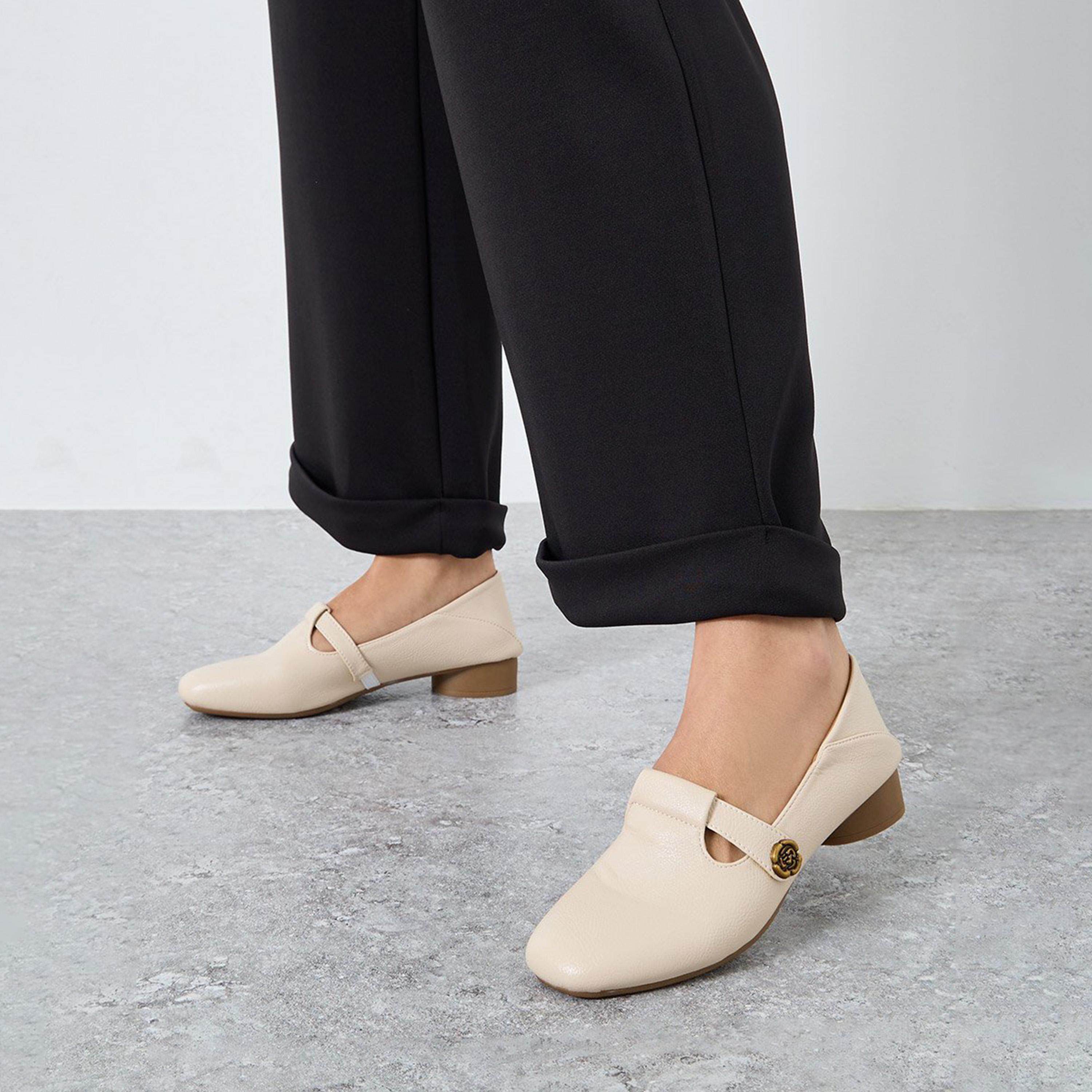 تيك تو - حذاء بكعب عريض مزين بإبزيم معدني مزهر-women-shoes-heels-image-2